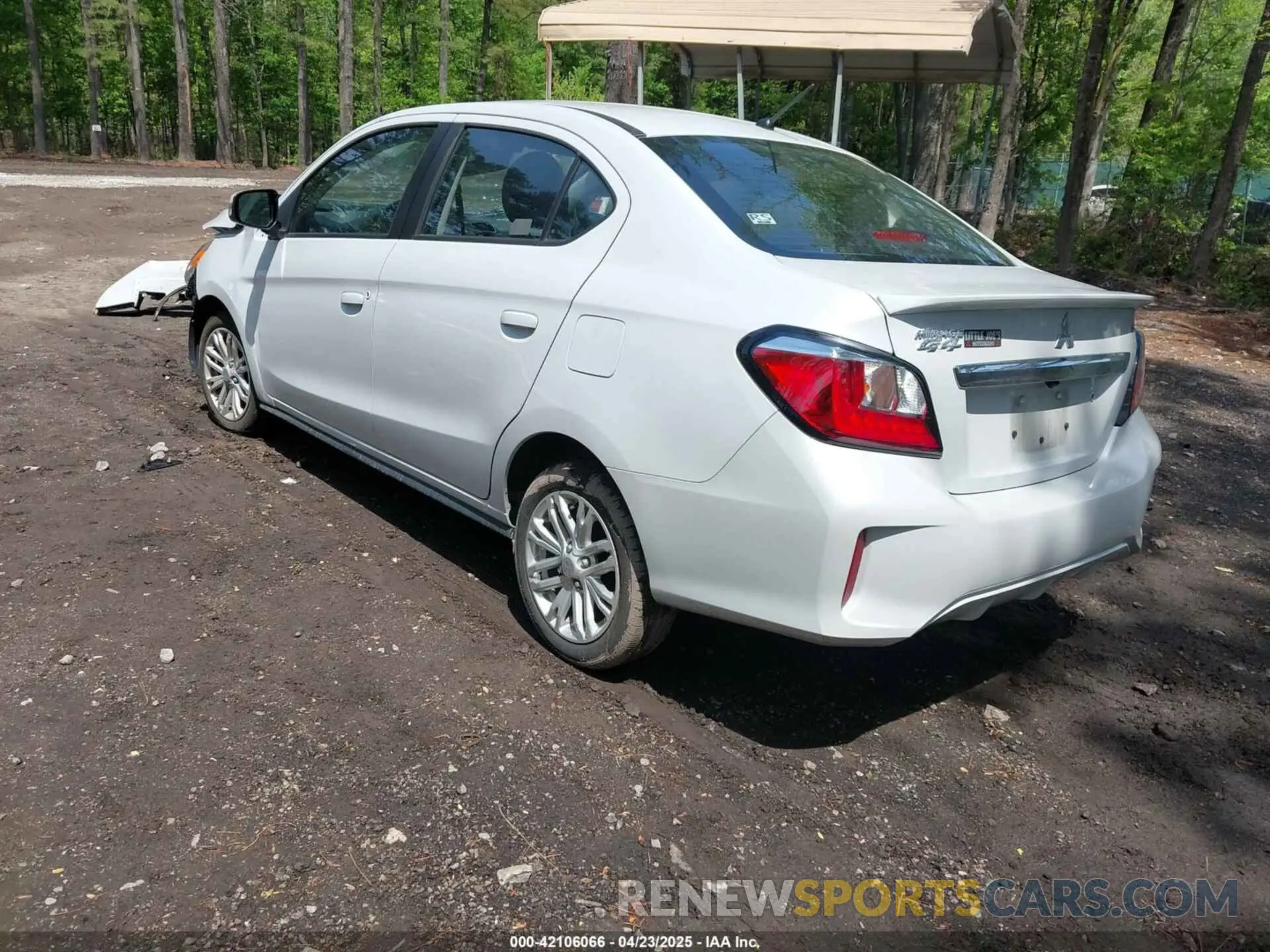 3 fotografías del automóvil dañado ML32FVFJ3PHF00899 MITSUBISHI MIRAGE G4 2023