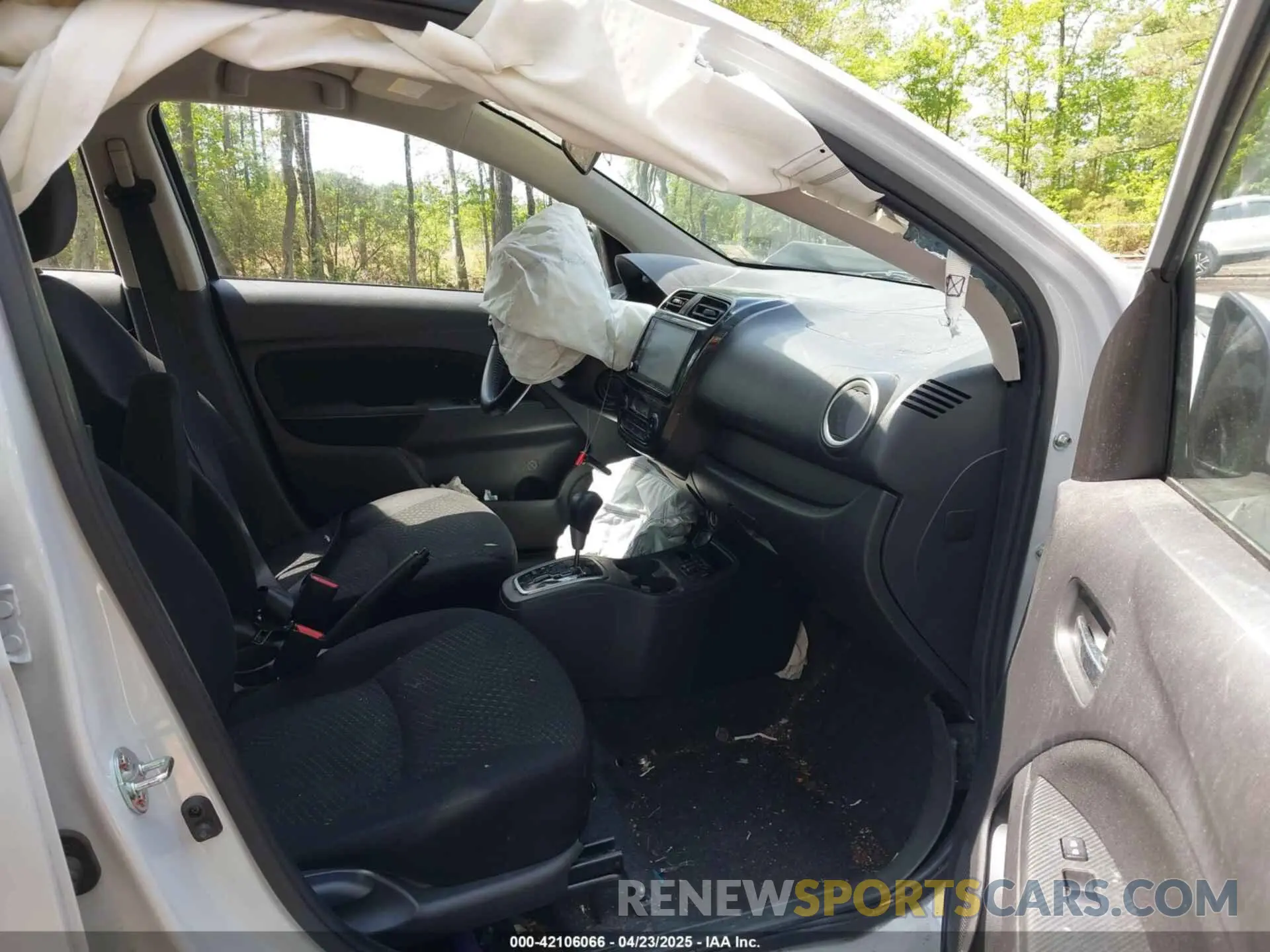 5 fotografías del automóvil dañado ML32FVFJ3PHF00899 MITSUBISHI MIRAGE G4 2023