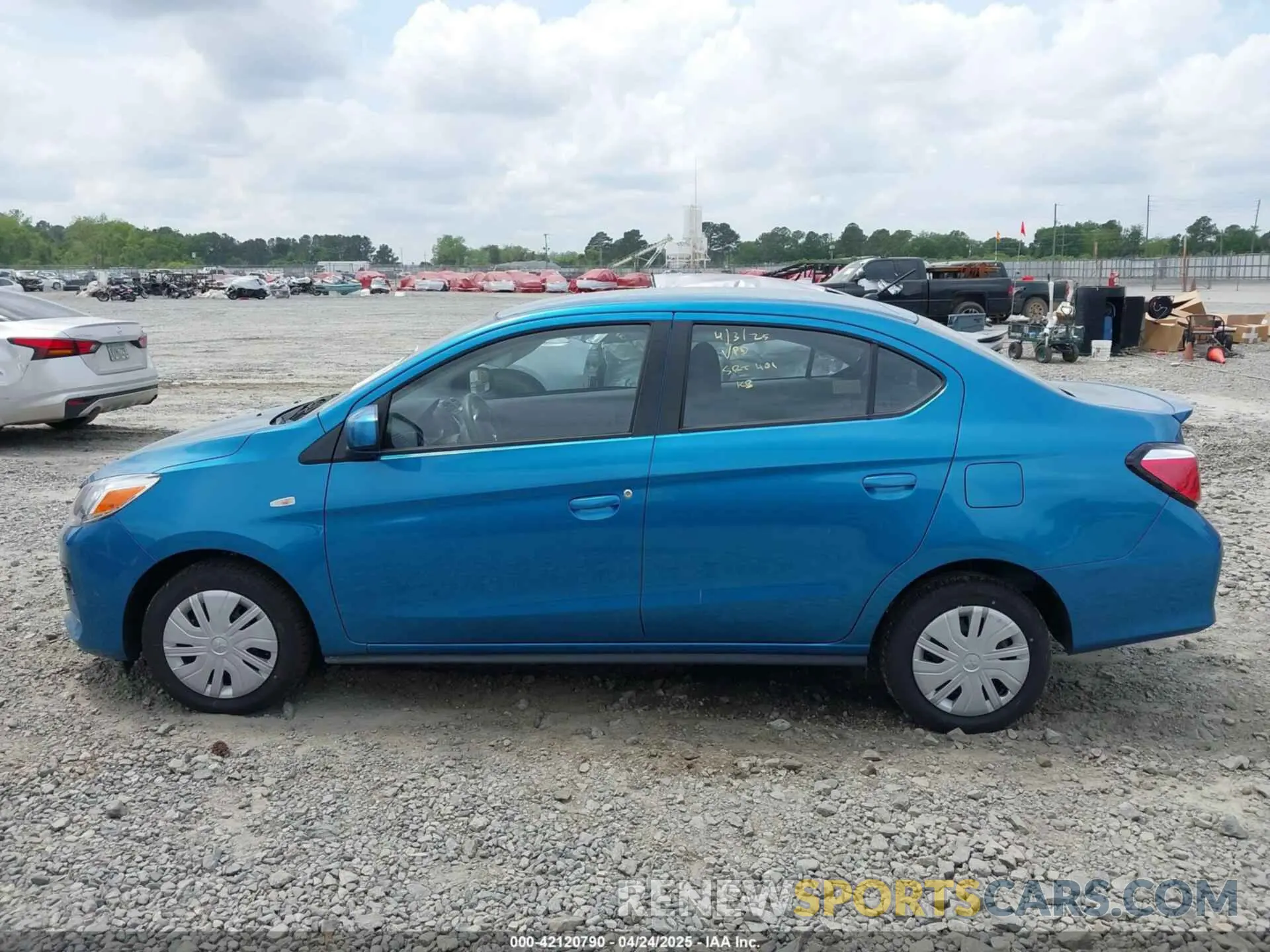 14 fotografías del automóvil dañado ML32FUFJ1RHF18153 MITSUBISHI MIRAGE G4 2024