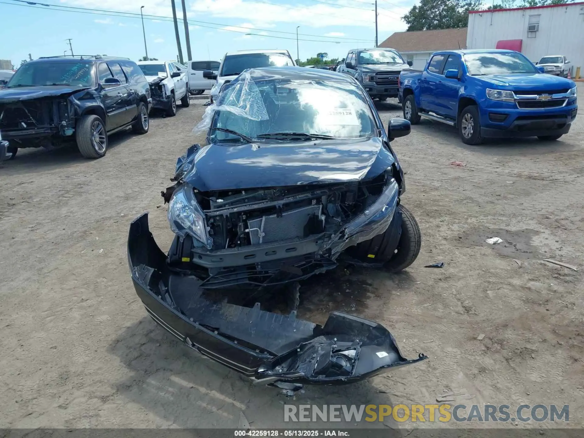 13 fotografías del automóvil dañado ML32FUFJ2RHF09235 MITSUBISHI MIRAGE G4 2024