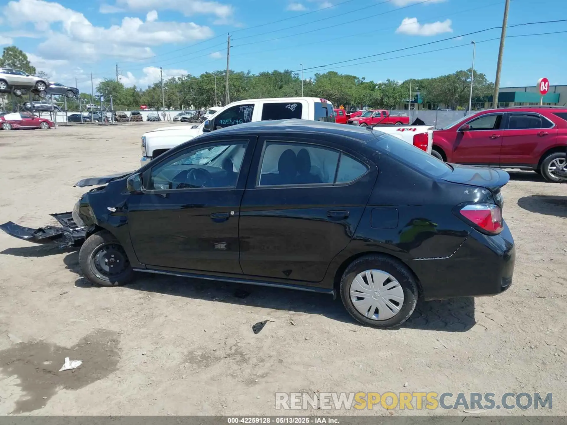 15 fotografías del automóvil dañado ML32FUFJ2RHF09235 MITSUBISHI MIRAGE G4 2024