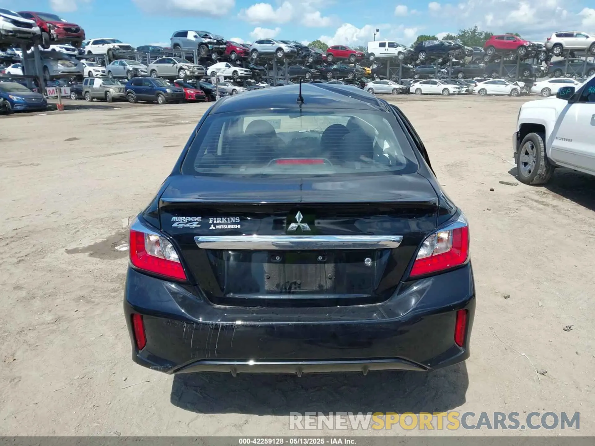 17 fotografías del automóvil dañado ML32FUFJ2RHF09235 MITSUBISHI MIRAGE G4 2024