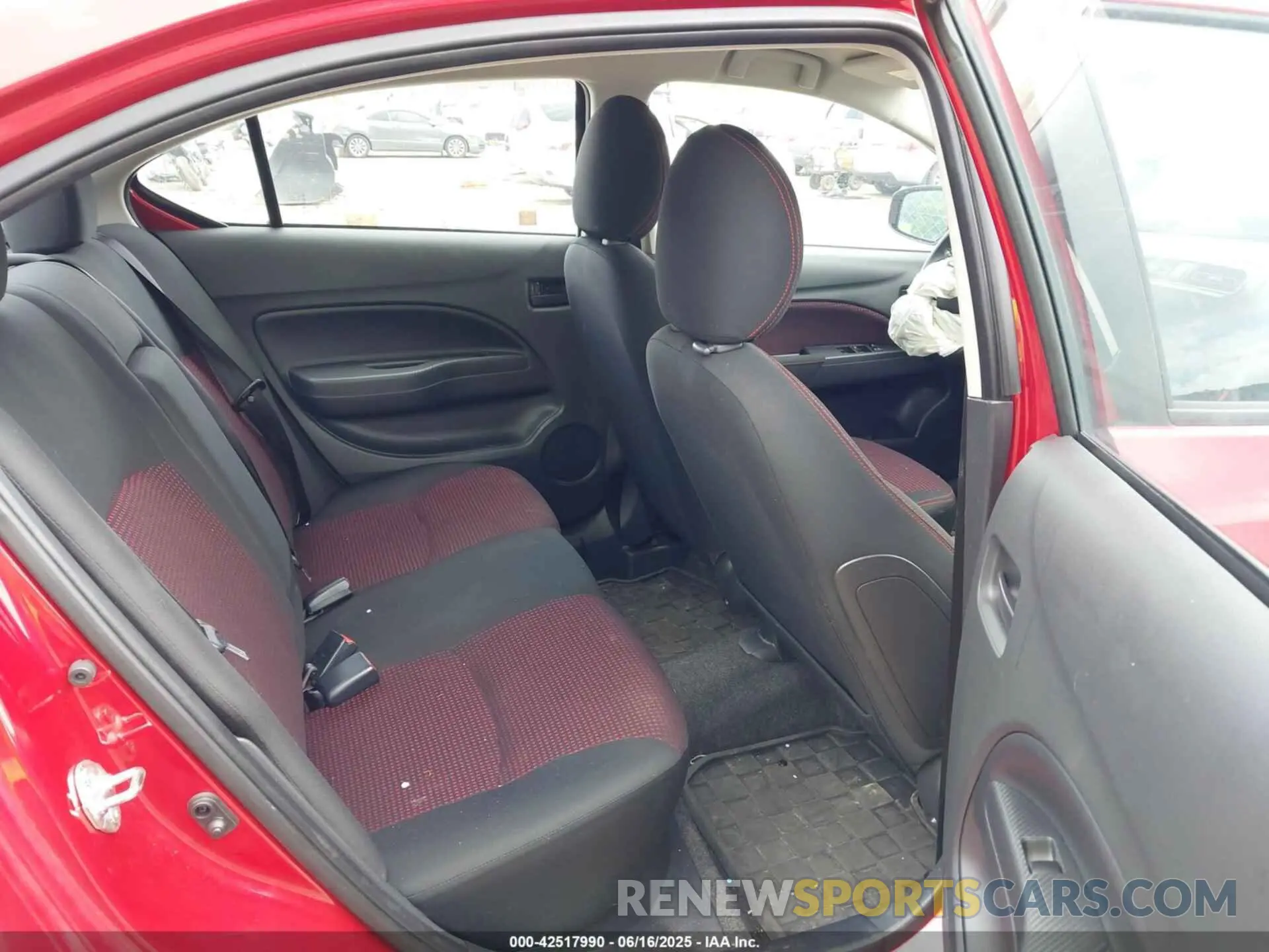 8 fotografías del automóvil dañado ML32FUFJ2RHF10773 MITSUBISHI MIRAGE G4 2024