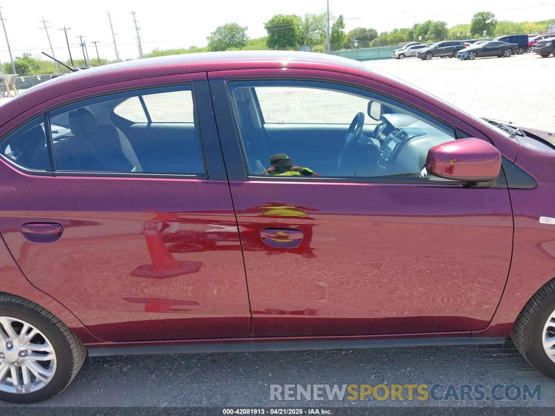14 fotografías del automóvil dañado ML32FUFJ2RHF11096 MITSUBISHI MIRAGE G4 2024