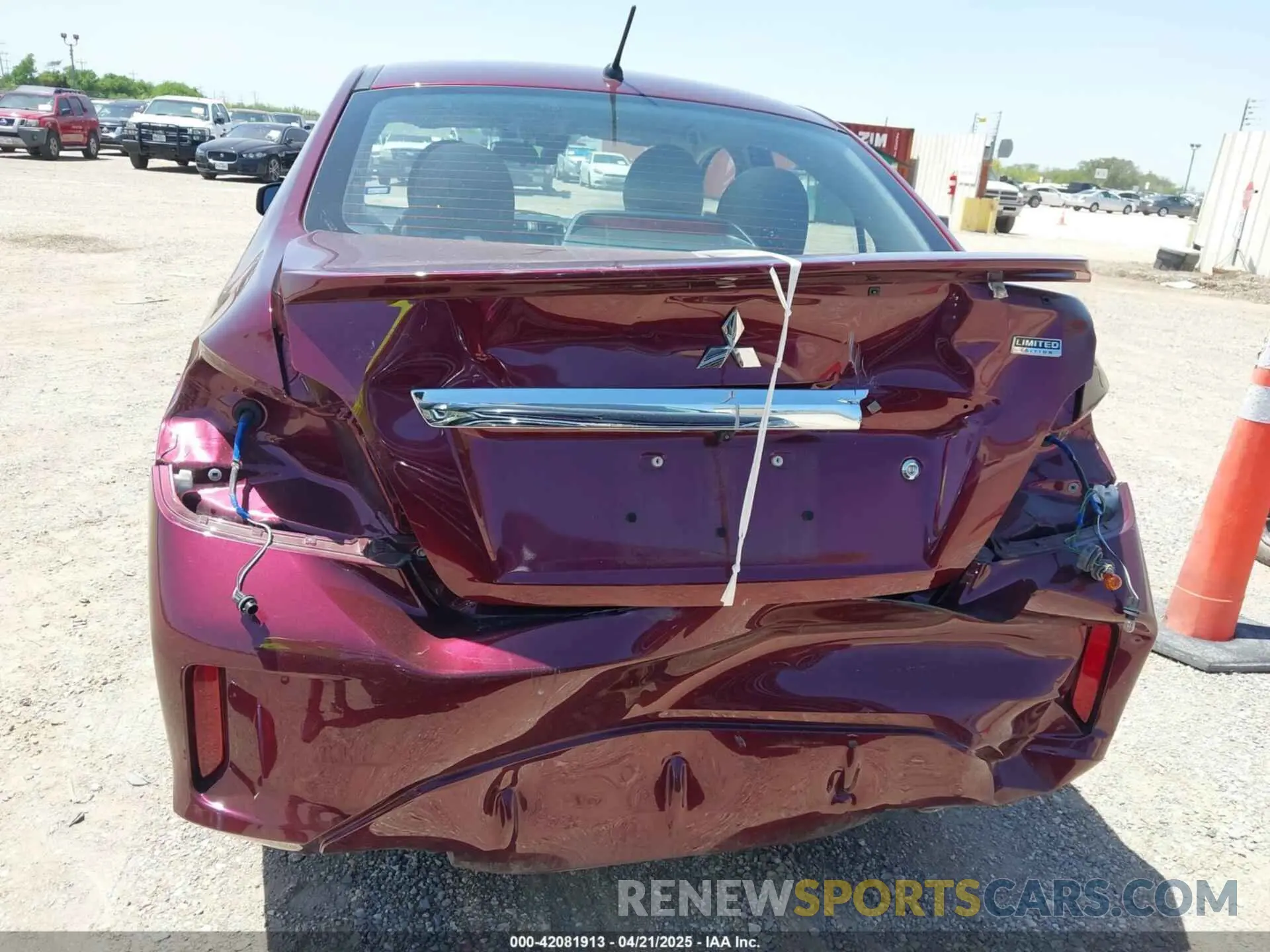 17 fotografías del automóvil dañado ML32FUFJ2RHF11096 MITSUBISHI MIRAGE G4 2024