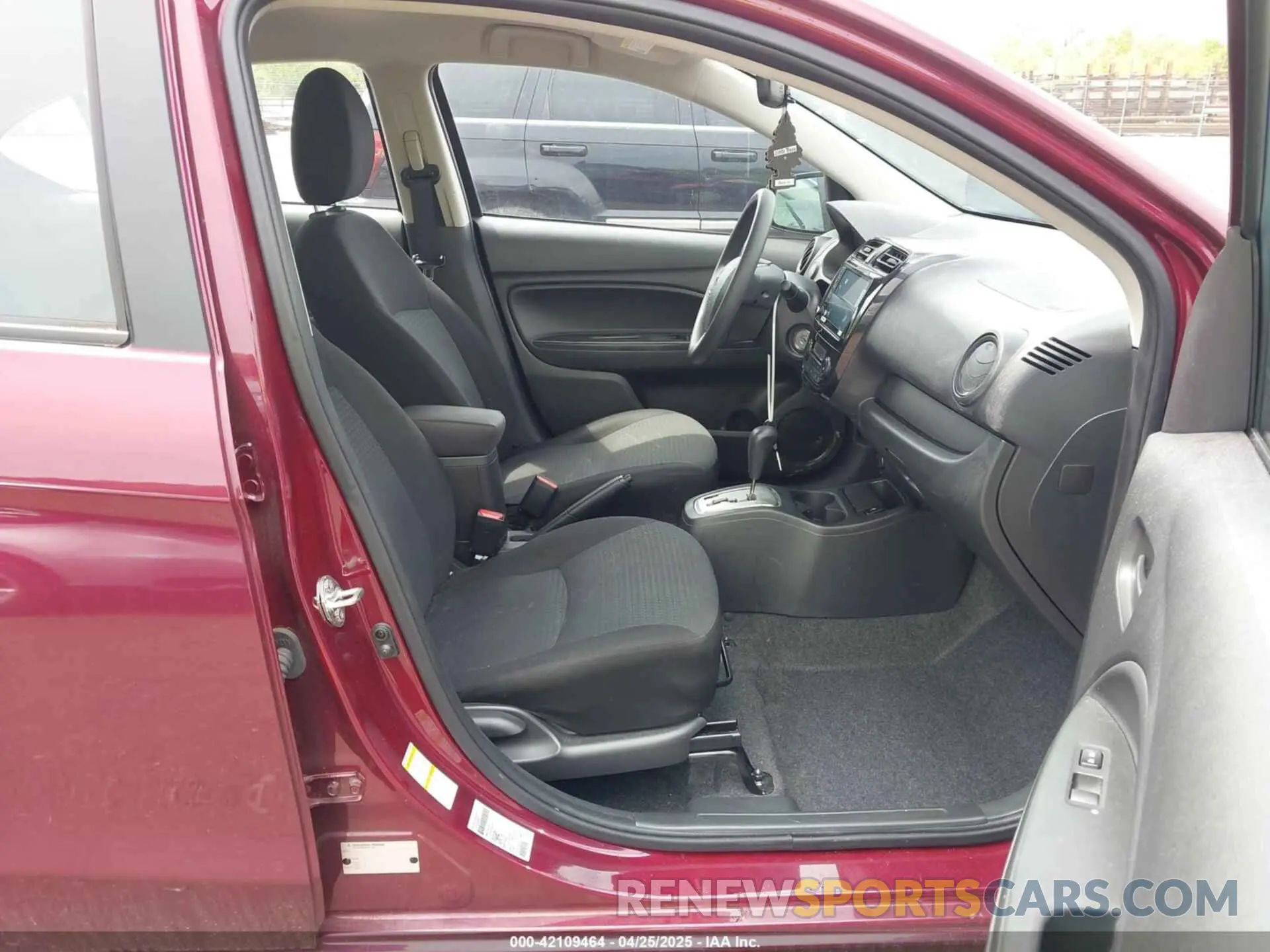 5 fotografías del automóvil dañado ML32FUFJ4RHF02299 MITSUBISHI MIRAGE G4 2024