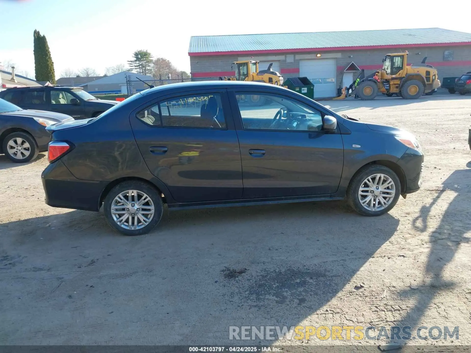 13 fotografías del automóvil dañado ML32FUFJ4RHF07678 MITSUBISHI MIRAGE G4 2024