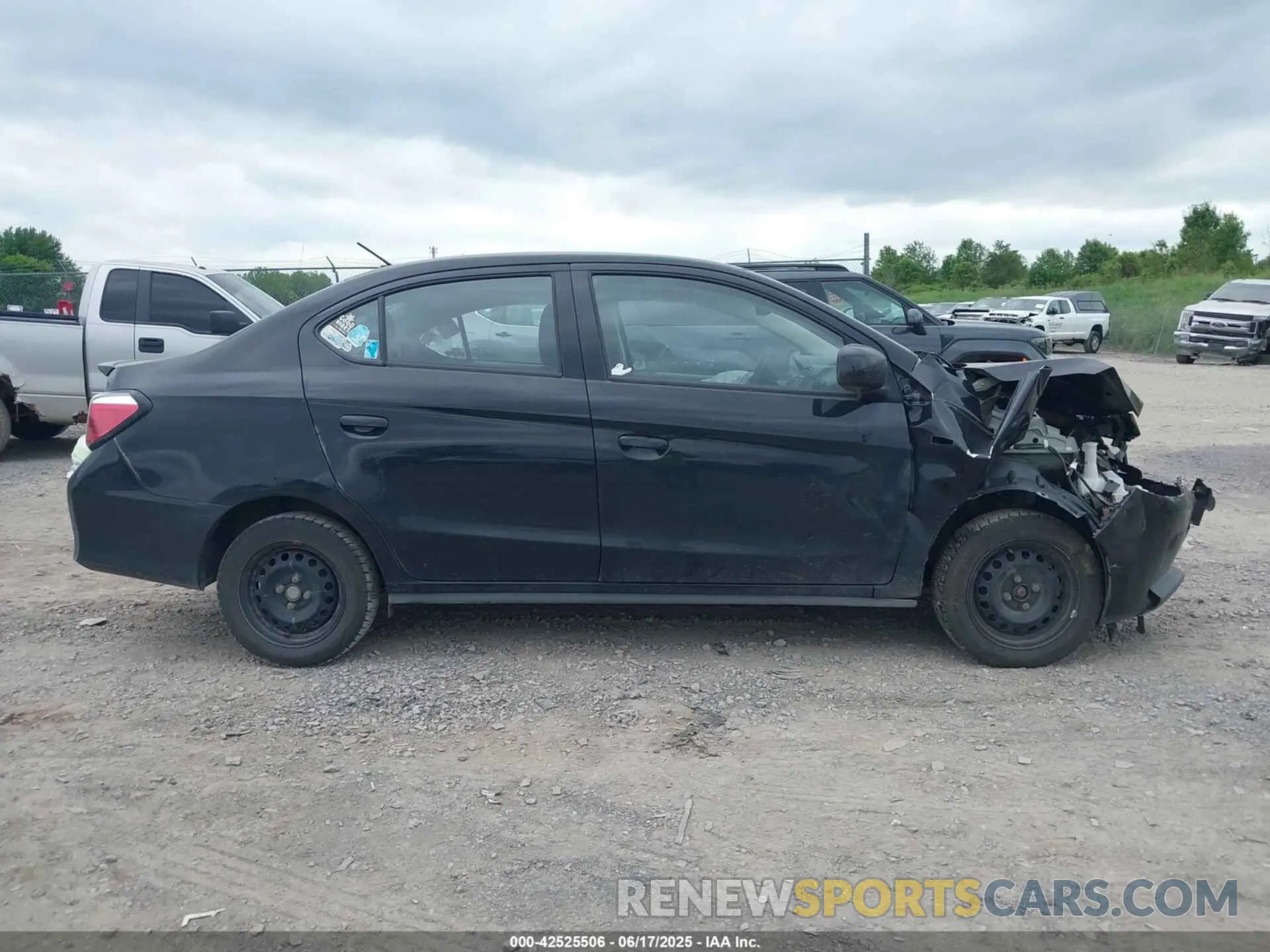 14 fotografías del automóvil dañado ML32FUFJ5RHF02733 MITSUBISHI MIRAGE G4 2024
