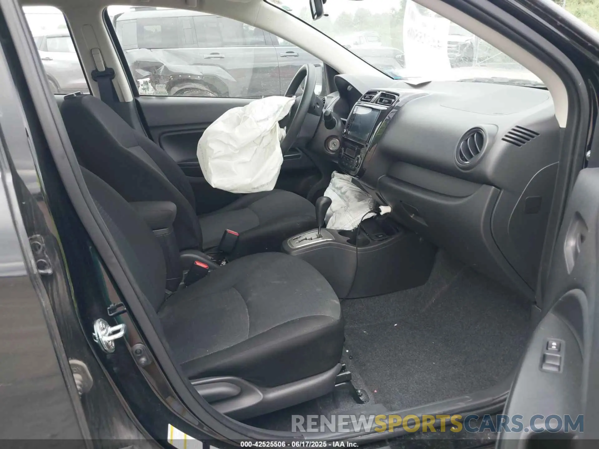 5 fotografías del automóvil dañado ML32FUFJ5RHF02733 MITSUBISHI MIRAGE G4 2024