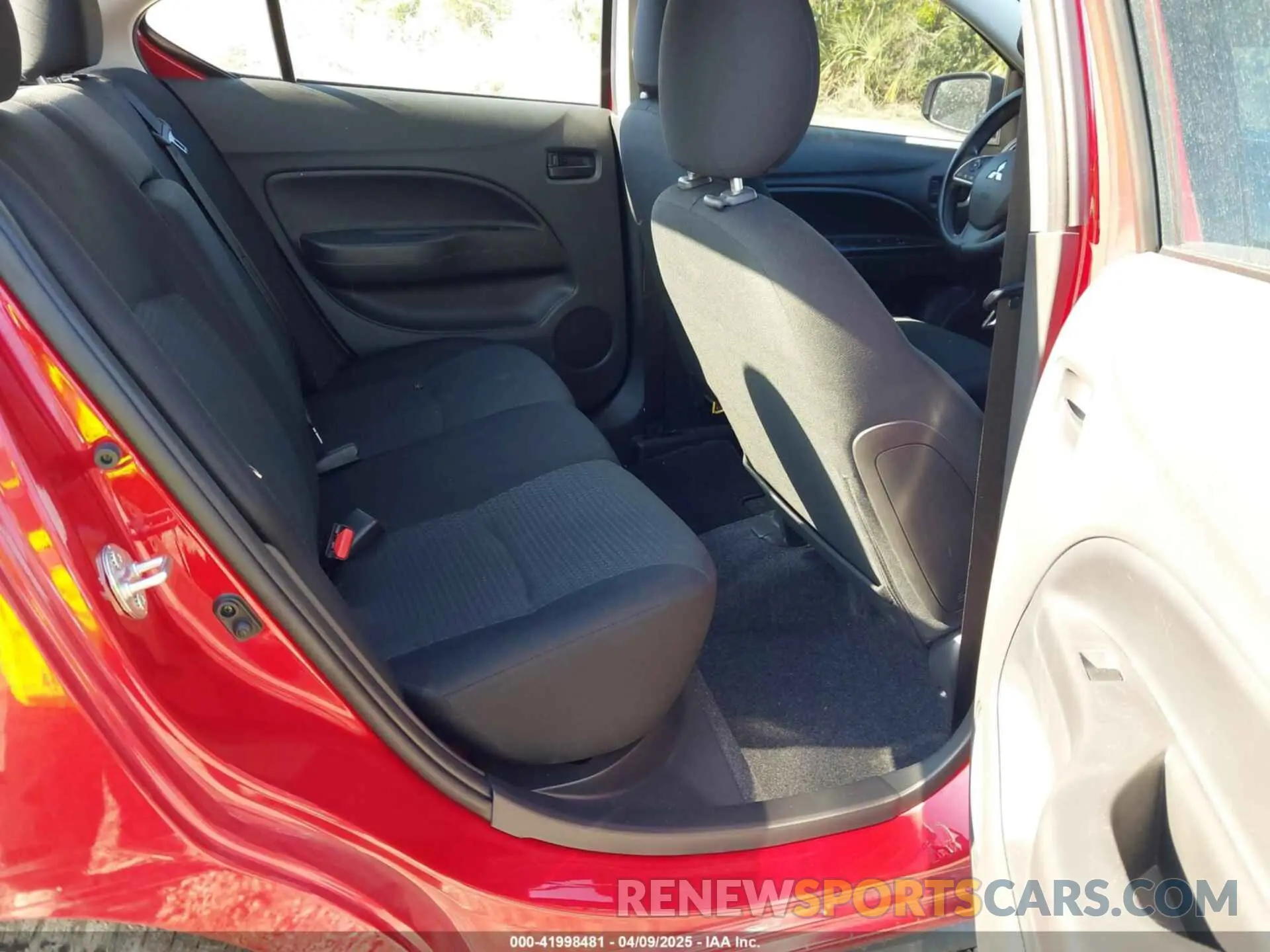 8 fotografías del automóvil dañado ML32FUFJ5RHF06006 MITSUBISHI MIRAGE G4 2024