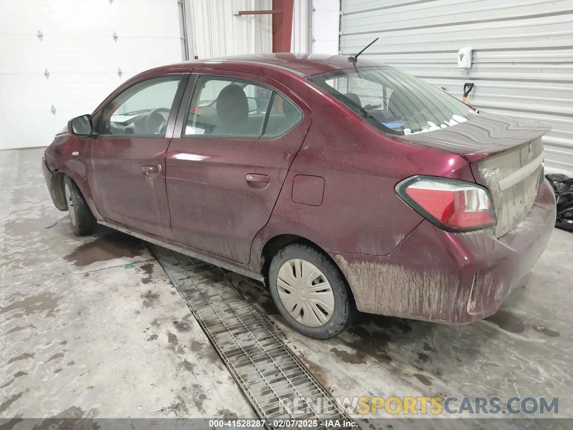 3 fotografías del automóvil dañado ML32FUFJ8RHF08445 MITSUBISHI MIRAGE G4 2024