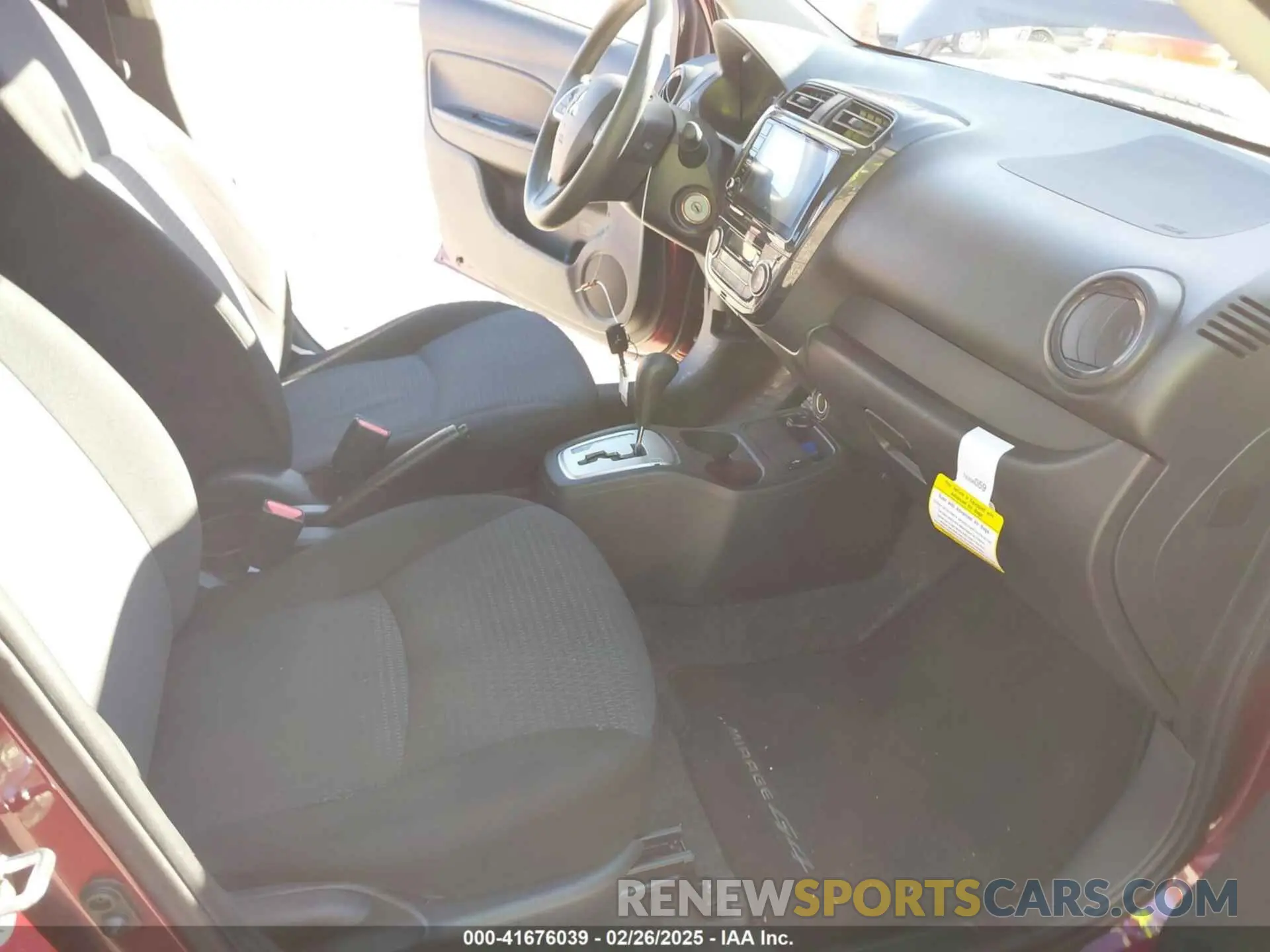 5 fotografías del automóvil dañado ML32FUFJ8RHF16898 MITSUBISHI MIRAGE G4 2024