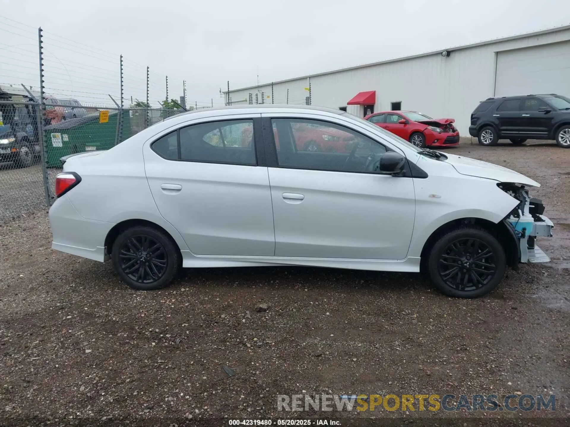 13 fotografías del automóvil dañado ML32FUFJ9RHF18451 MITSUBISHI MIRAGE G4 2024