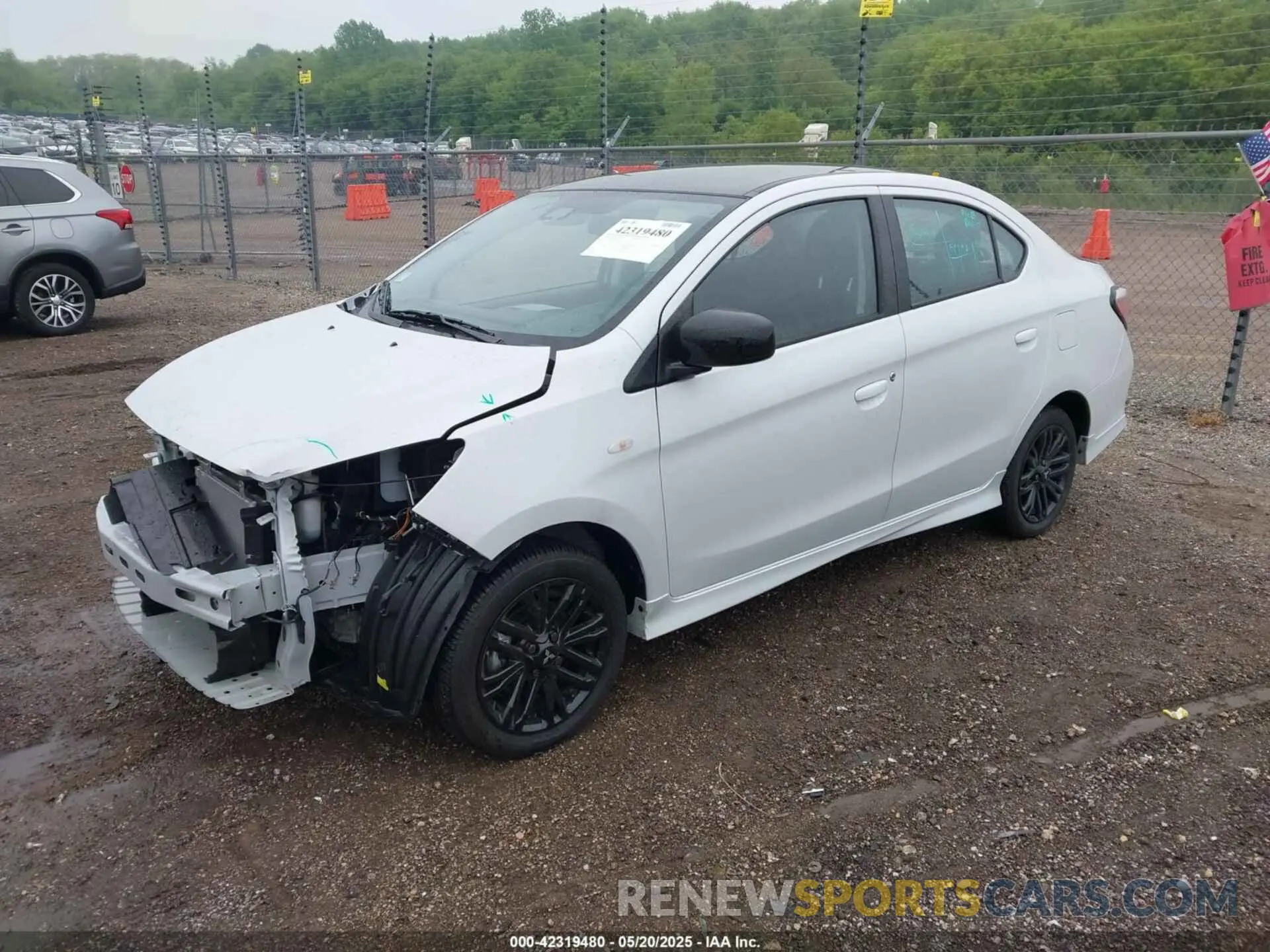 2 fotografías del automóvil dañado ML32FUFJ9RHF18451 MITSUBISHI MIRAGE G4 2024