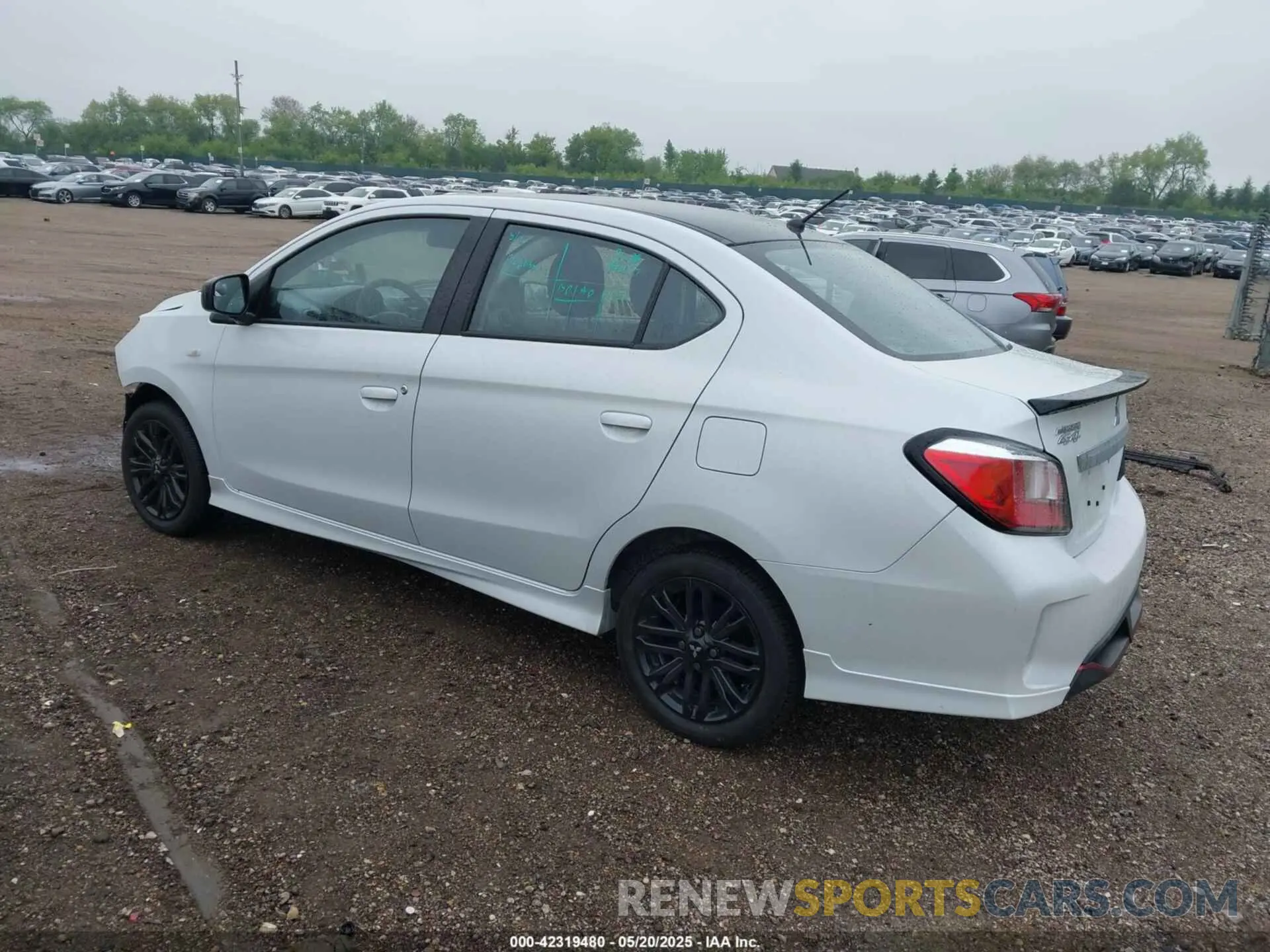 3 fotografías del automóvil dañado ML32FUFJ9RHF18451 MITSUBISHI MIRAGE G4 2024