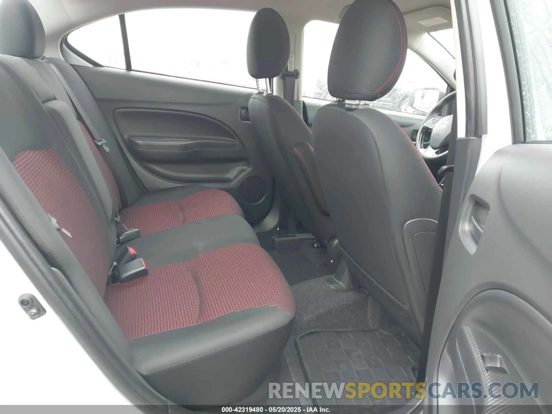 8 fotografías del automóvil dañado ML32FUFJ9RHF18451 MITSUBISHI MIRAGE G4 2024