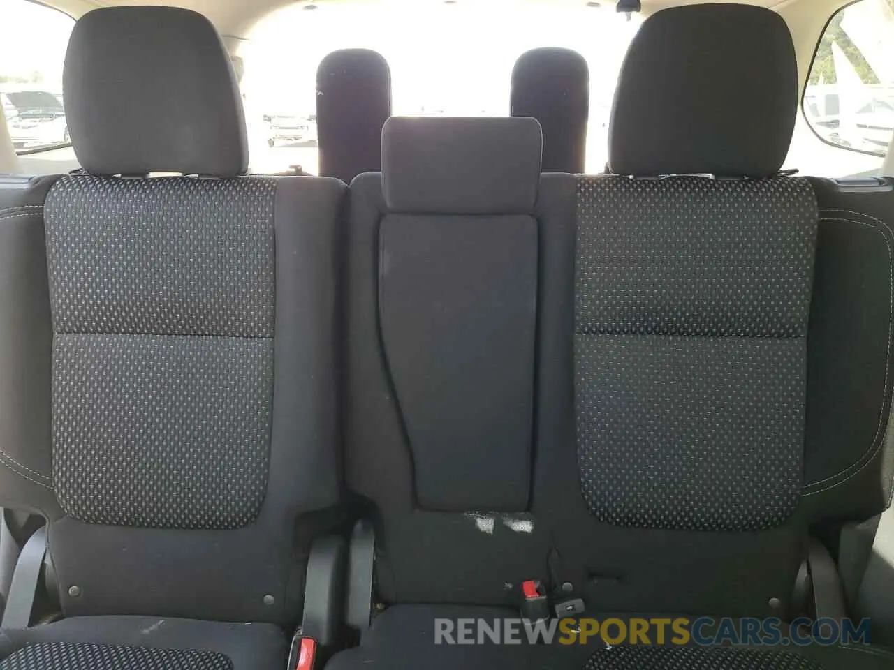 10 fotografías del automóvil dañado JA4AD2A30KJ000150 MITSUBISHI OUTLANDER 2019
