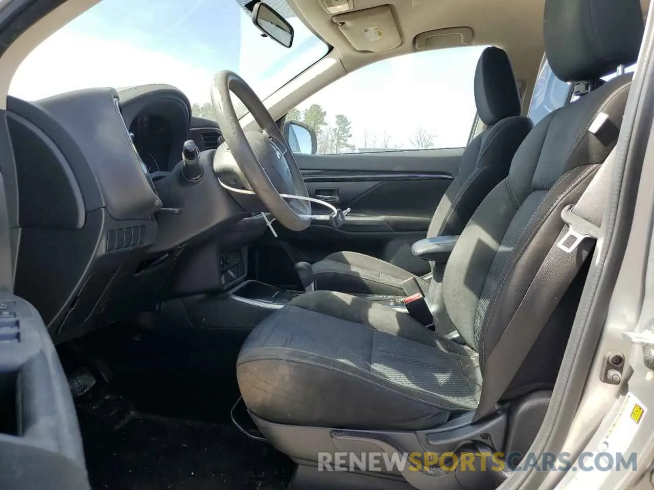 7 fotografías del automóvil dañado JA4AD2A30KJ000150 MITSUBISHI OUTLANDER 2019