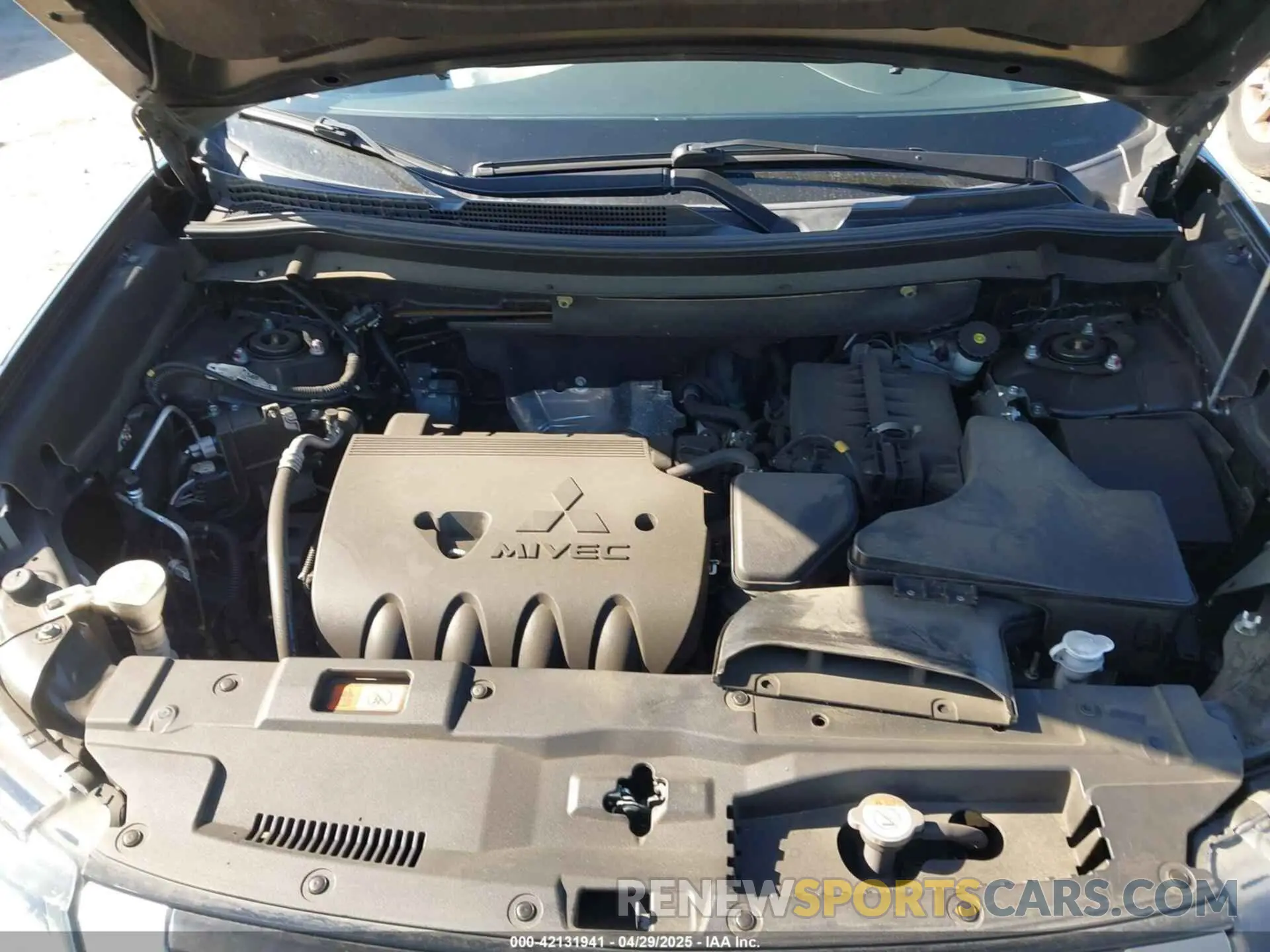 10 fotografías del automóvil dañado JA4AD2A32KJ002207 MITSUBISHI OUTLANDER 2019