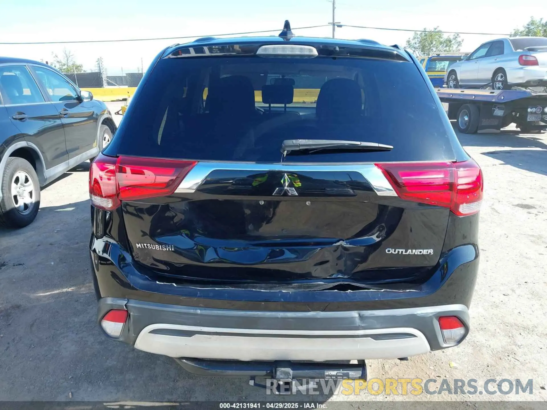 16 fotografías del automóvil dañado JA4AD2A32KJ002207 MITSUBISHI OUTLANDER 2019