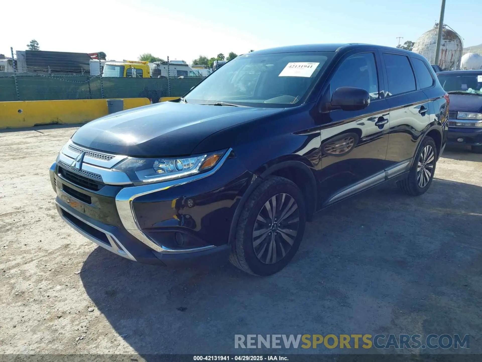2 fotografías del automóvil dañado JA4AD2A32KJ002207 MITSUBISHI OUTLANDER 2019