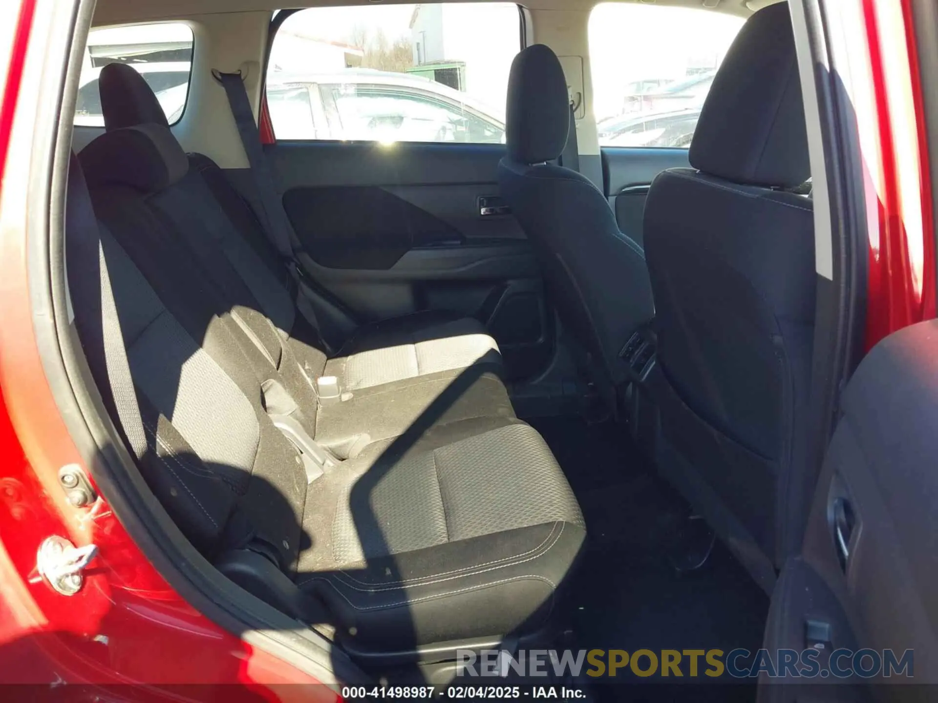 8 fotografías del automóvil dañado JA4AD2A33KZ026078 MITSUBISHI OUTLANDER 2019