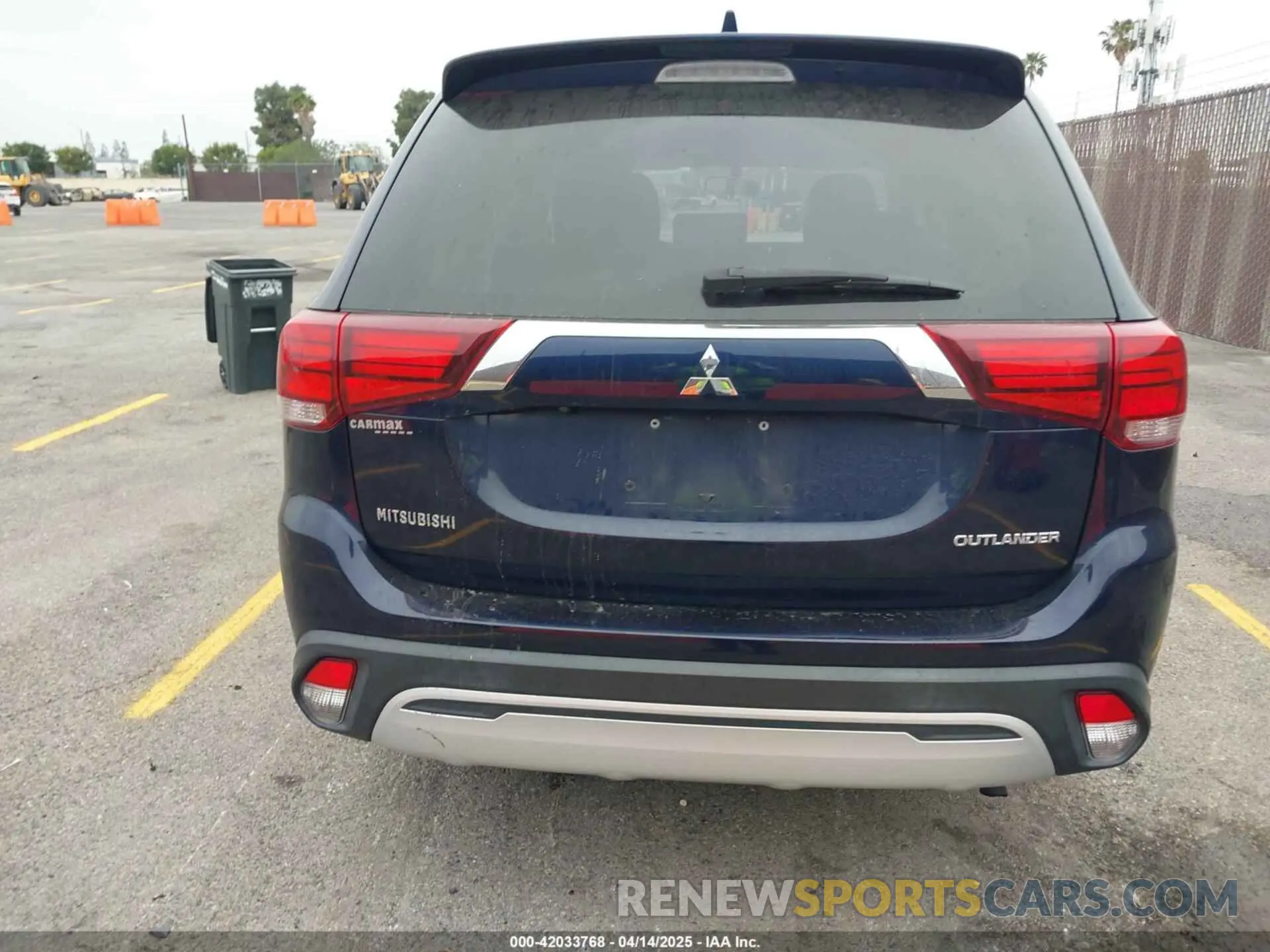 16 fotografías del automóvil dañado JA4AD2A34KJ000474 MITSUBISHI OUTLANDER 2019