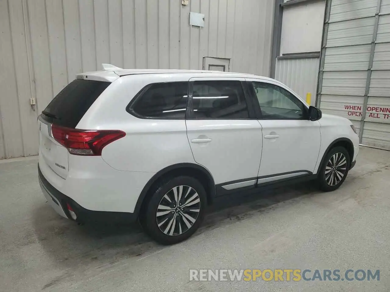 3 fotografías del automóvil dañado JA4AD2A36KZ054733 MITSUBISHI OUTLANDER 2019