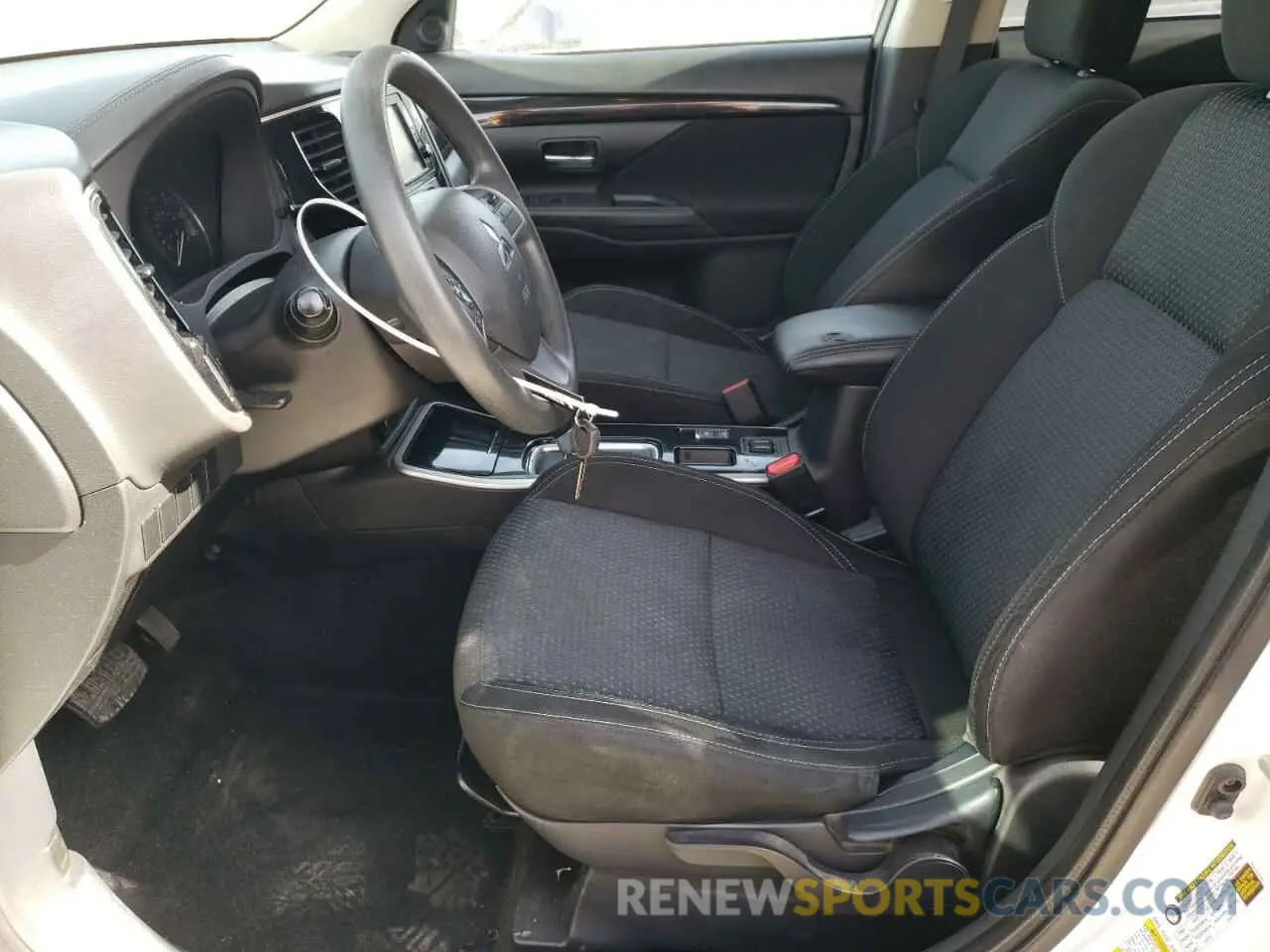 7 fotografías del automóvil dañado JA4AD2A36KZ054733 MITSUBISHI OUTLANDER 2019