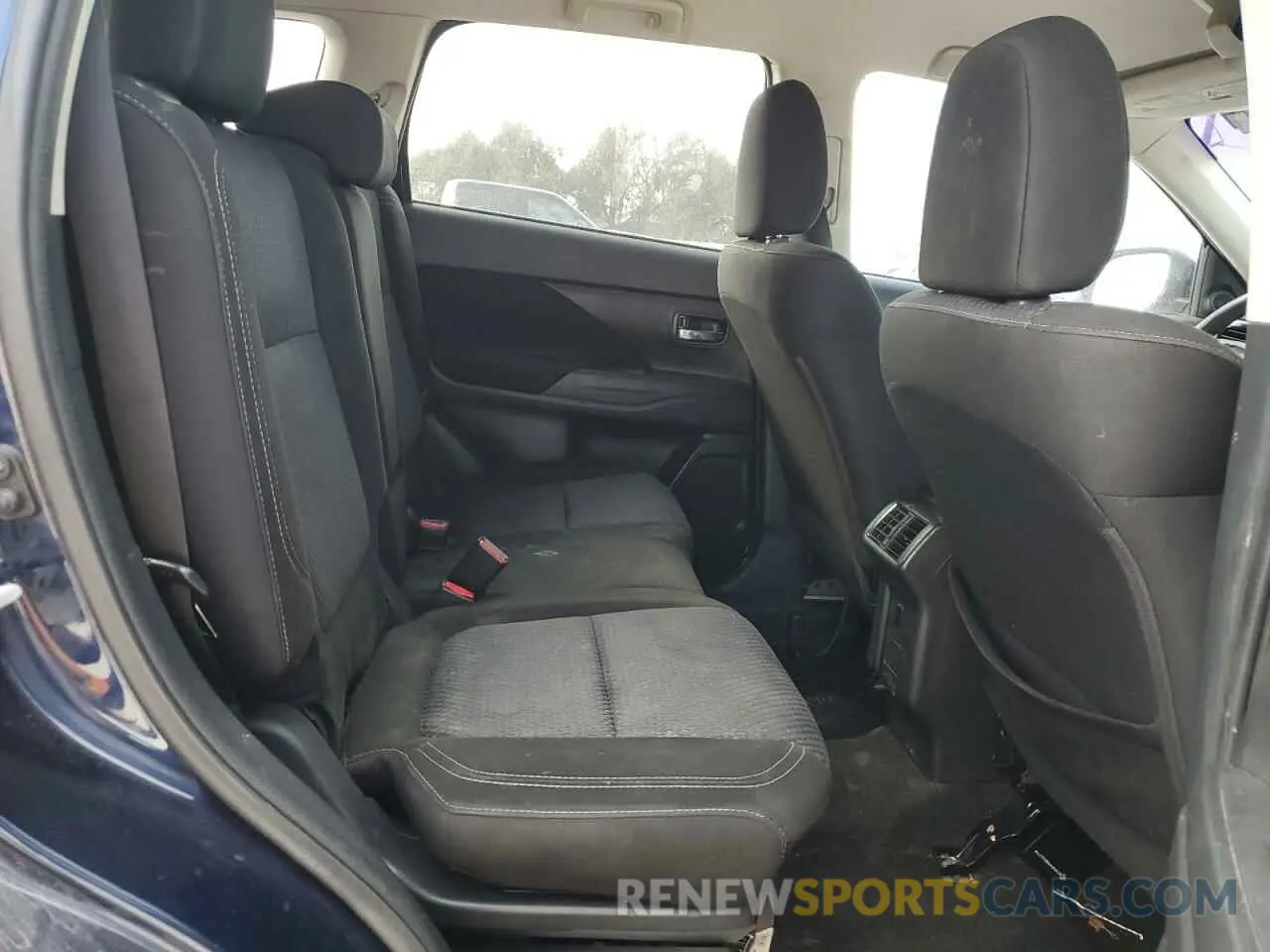 12 fotografías del automóvil dañado JA4AD2A37KZ006528 MITSUBISHI OUTLANDER 2019
