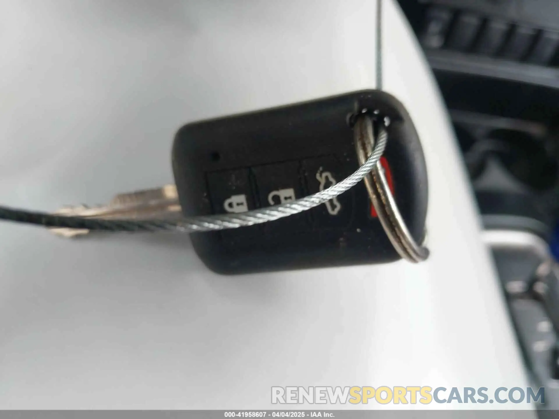 11 fotografías del automóvil dañado JA4AD2A38KZ047573 MITSUBISHI OUTLANDER 2019