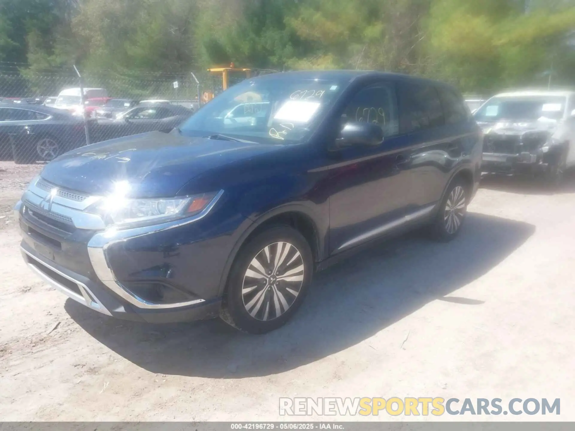 2 fotografías del automóvil dañado JA4AD2A3XKZ038437 MITSUBISHI OUTLANDER 2019