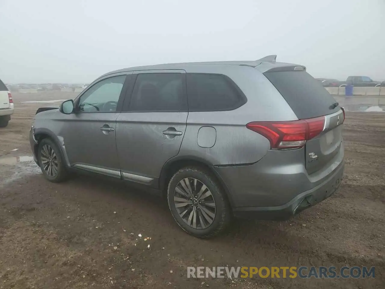 2 fotografías del automóvil dañado JA4AD3A30KZ042535 MITSUBISHI OUTLANDER 2019