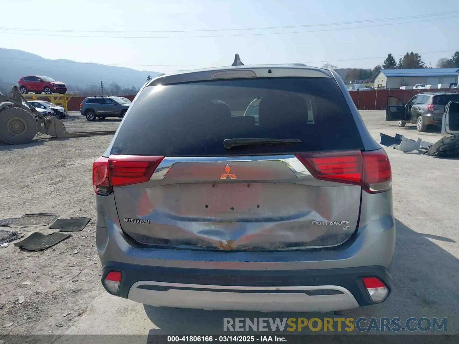 17 fotografías del automóvil dañado JA4AD3A30KZ043670 MITSUBISHI OUTLANDER 2019