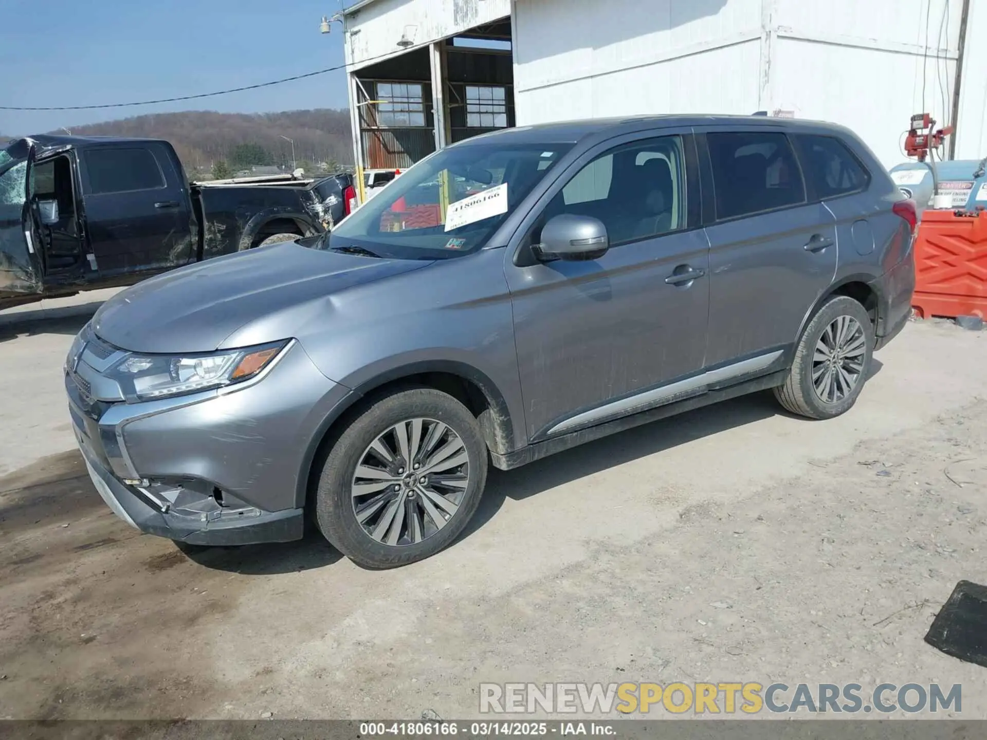 2 fotografías del automóvil dañado JA4AD3A30KZ043670 MITSUBISHI OUTLANDER 2019