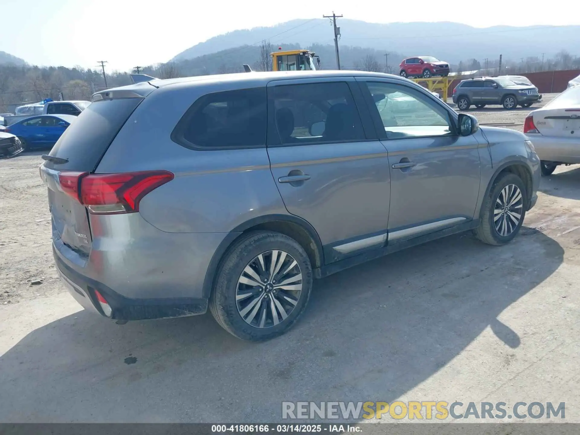 4 fotografías del automóvil dañado JA4AD3A30KZ043670 MITSUBISHI OUTLANDER 2019