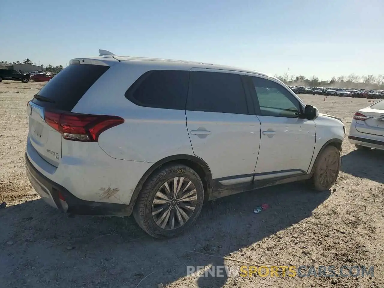 3 fotografías del automóvil dañado JA4AD3A30KZ055897 MITSUBISHI OUTLANDER 2019