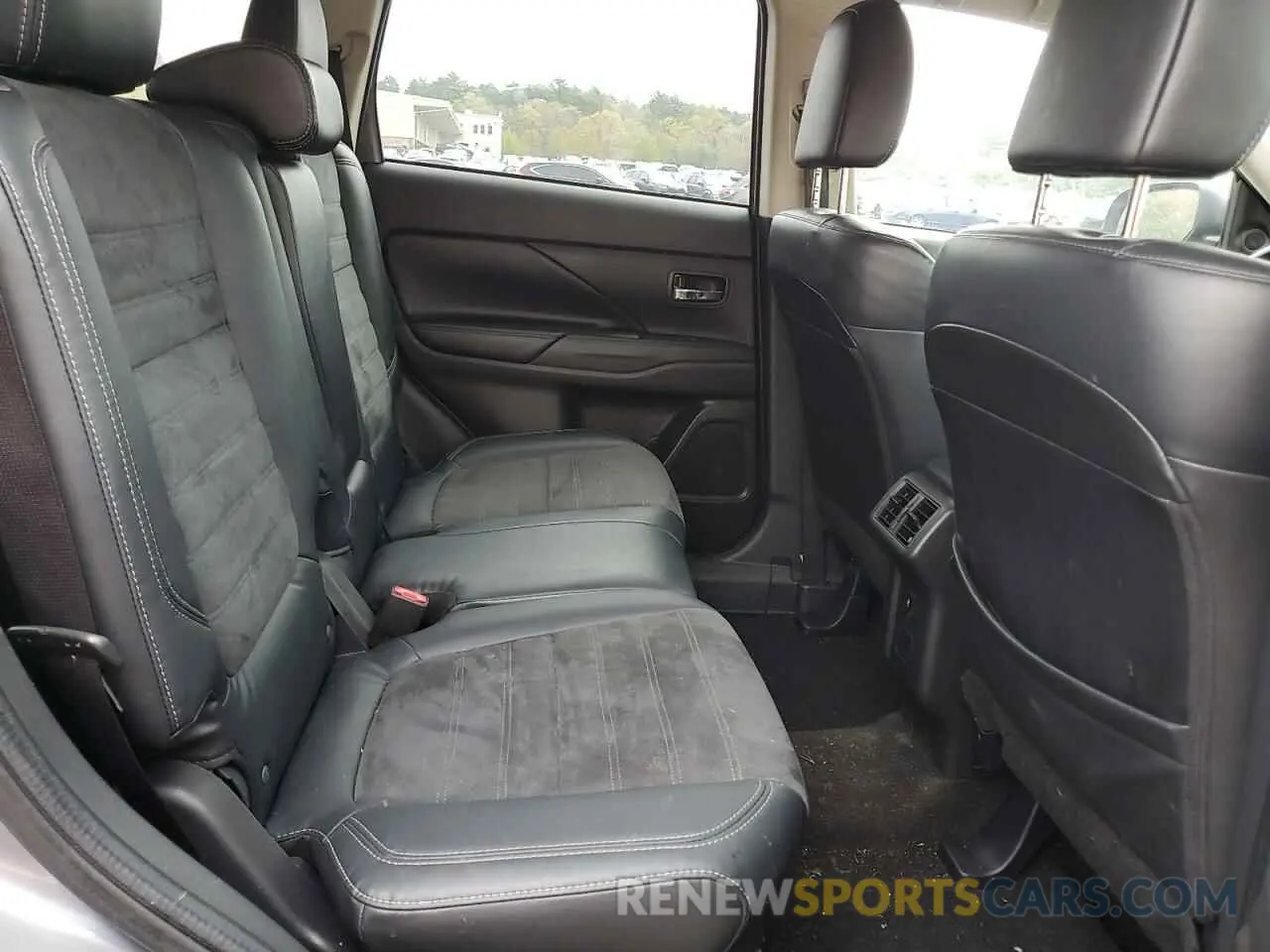 11 fotografías del automóvil dañado JA4AD3A31KZ011911 MITSUBISHI OUTLANDER 2019