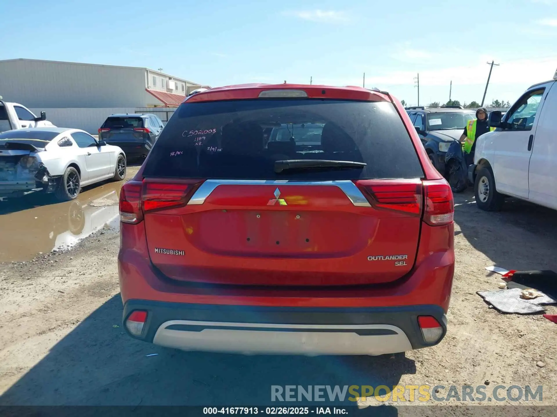 16 fotografías del automóvil dañado JA4AD3A31KZ021189 MITSUBISHI OUTLANDER 2019