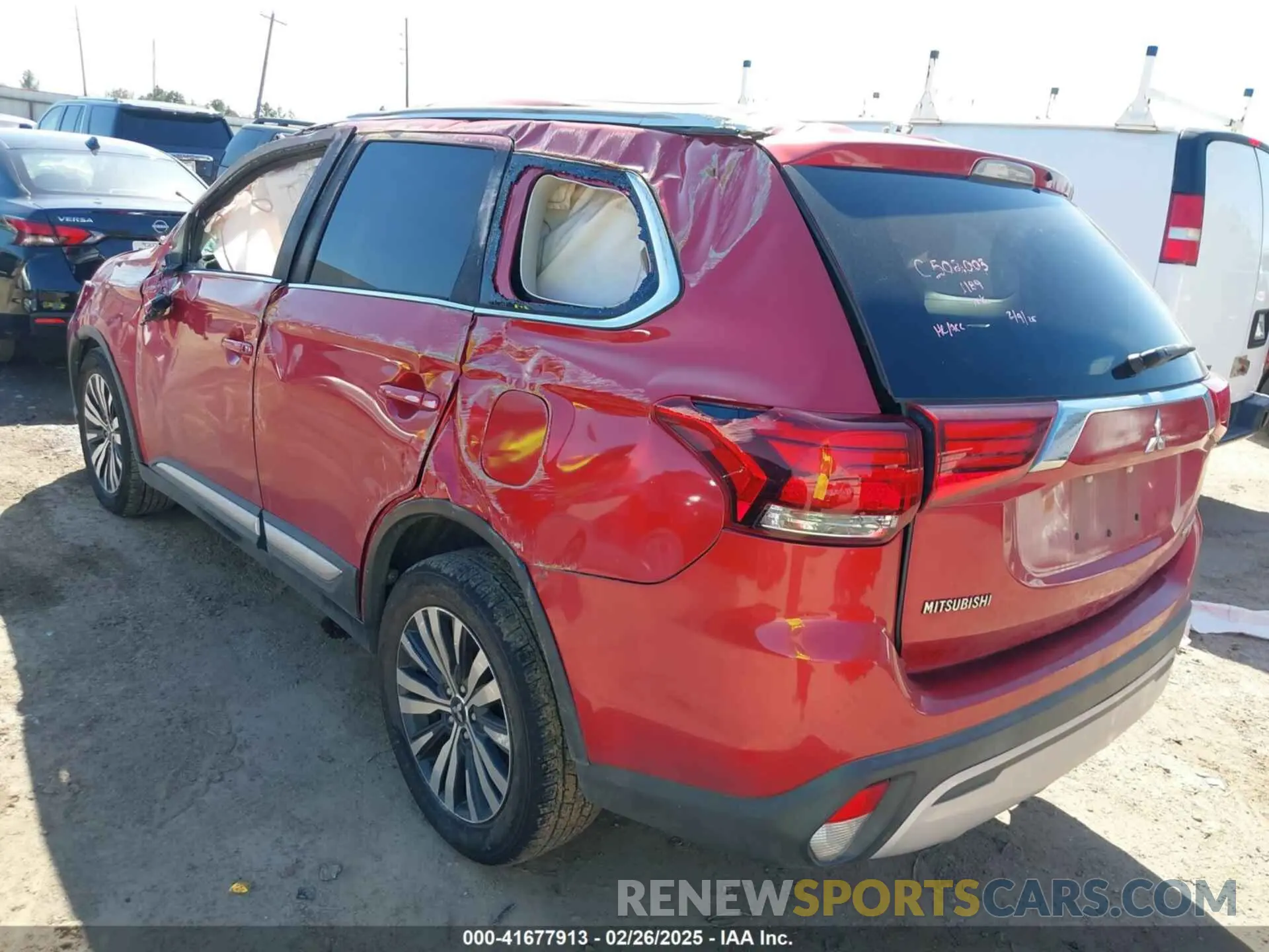 3 fotografías del automóvil dañado JA4AD3A31KZ021189 MITSUBISHI OUTLANDER 2019