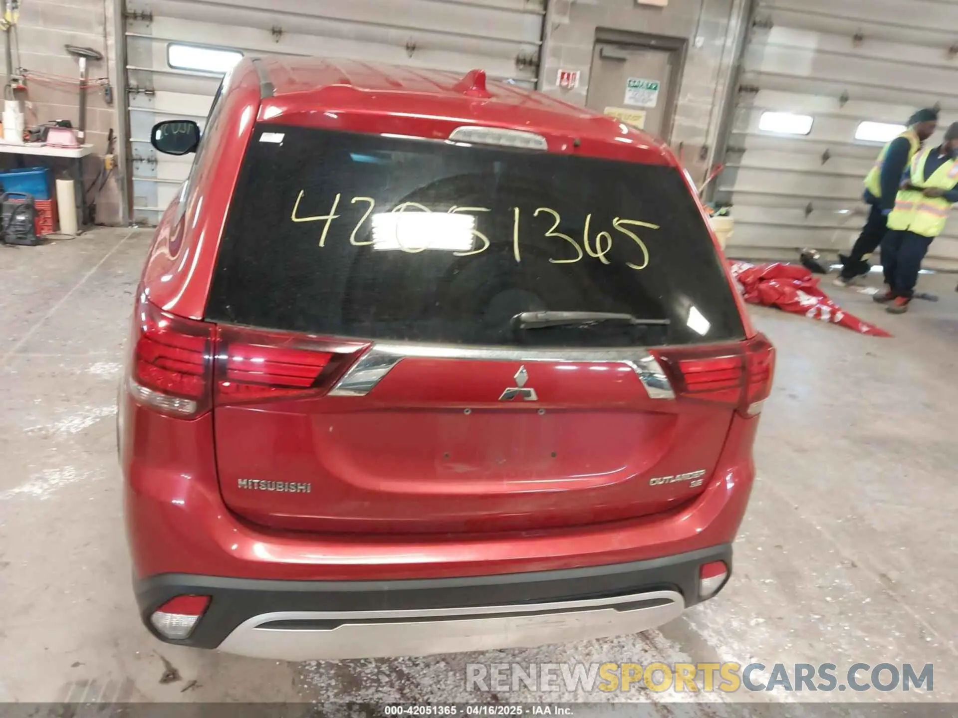 15 fotografías del automóvil dañado JA4AD3A31KZ038316 MITSUBISHI OUTLANDER 2019