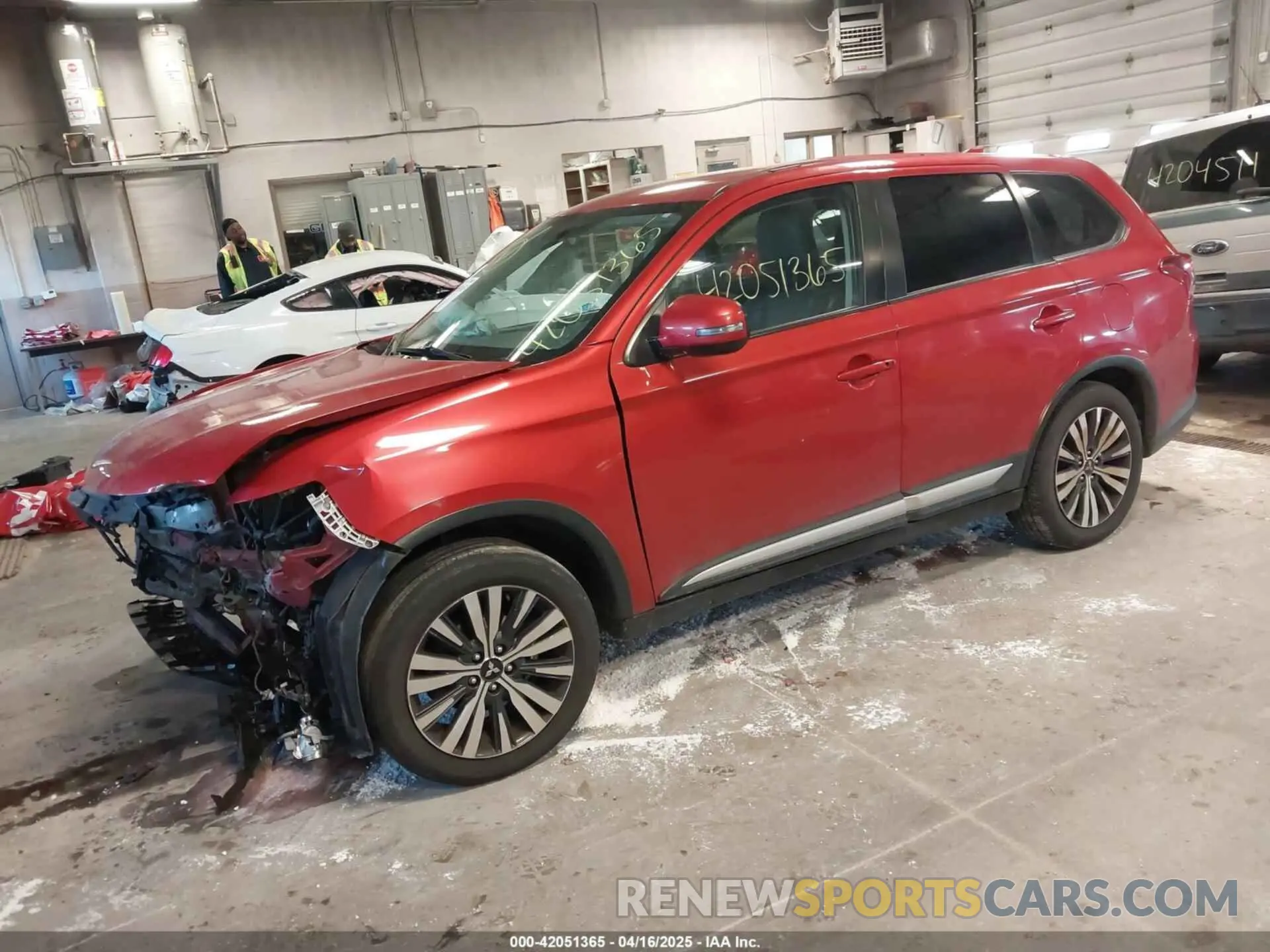 2 fotografías del automóvil dañado JA4AD3A31KZ038316 MITSUBISHI OUTLANDER 2019