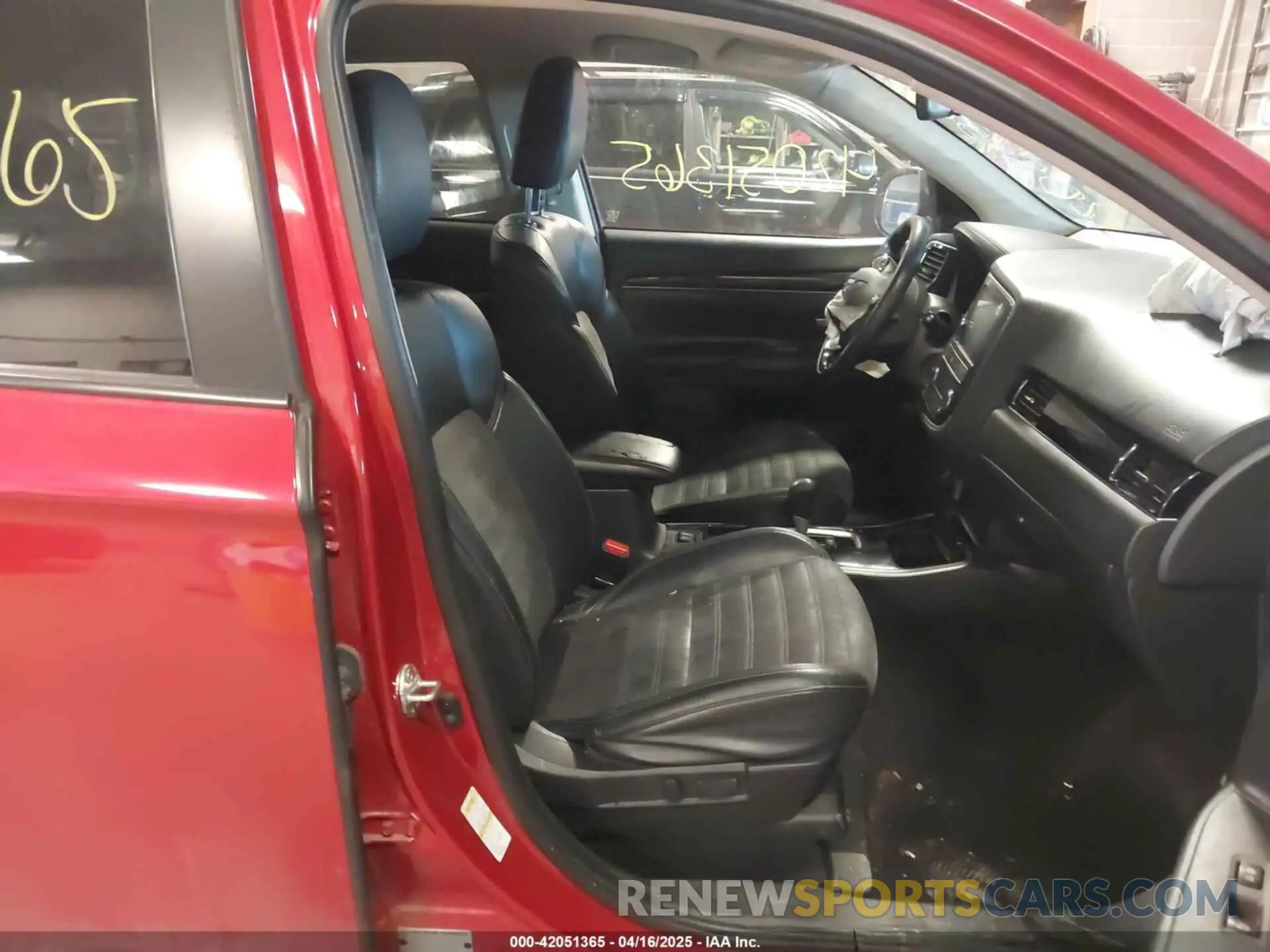 5 fotografías del automóvil dañado JA4AD3A31KZ038316 MITSUBISHI OUTLANDER 2019