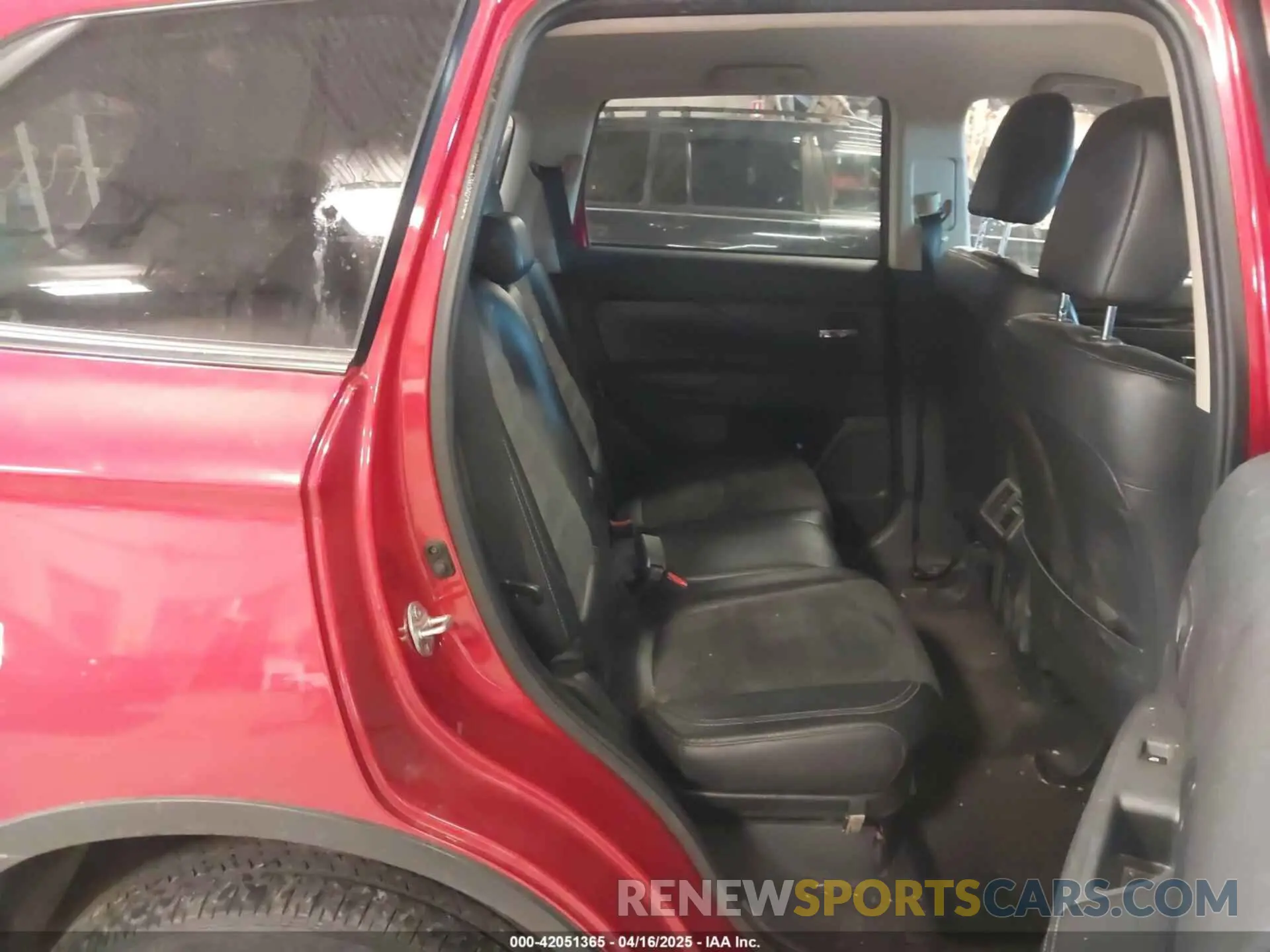 8 fotografías del automóvil dañado JA4AD3A31KZ038316 MITSUBISHI OUTLANDER 2019