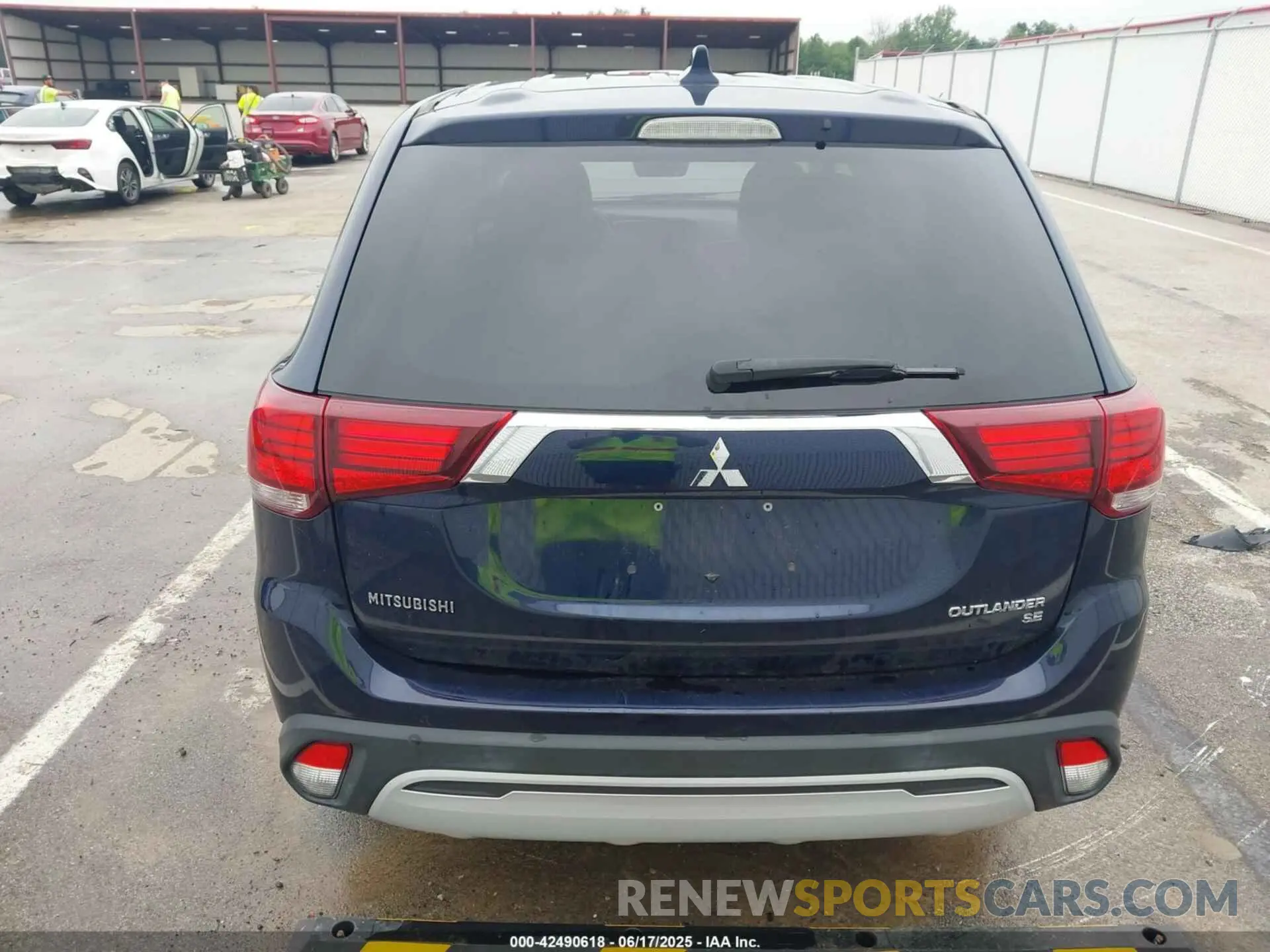 16 fotografías del automóvil dañado JA4AD3A32KZ011898 MITSUBISHI OUTLANDER 2019