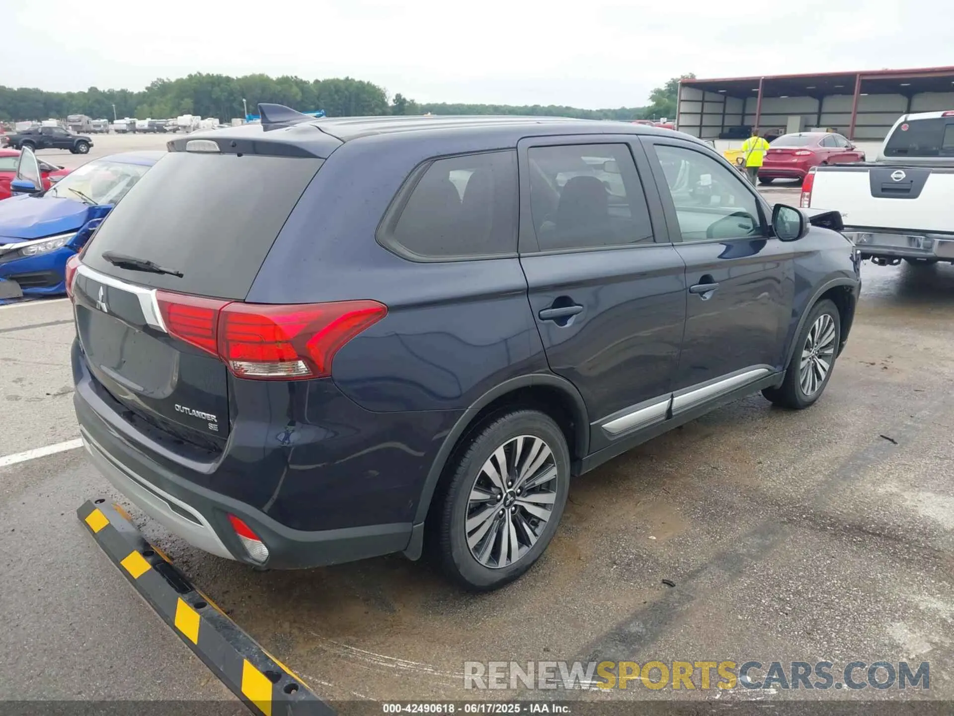 4 fotografías del automóvil dañado JA4AD3A32KZ011898 MITSUBISHI OUTLANDER 2019