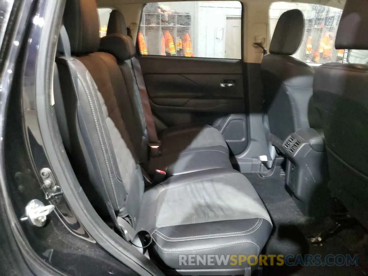 11 fotografías del automóvil dañado JA4AD3A32KZ052287 MITSUBISHI OUTLANDER 2019