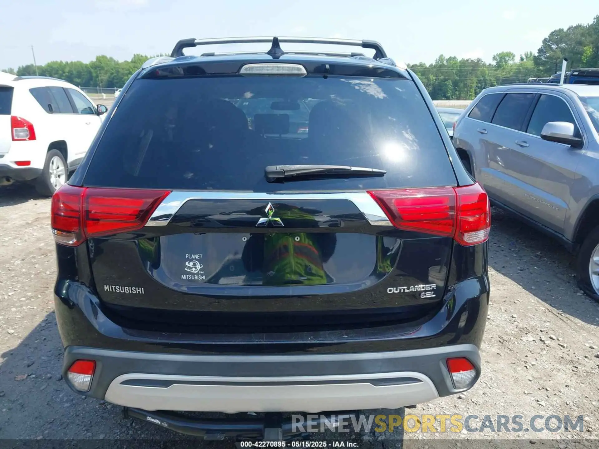 16 fotografías del automóvil dañado JA4AD3A33KZ005401 MITSUBISHI OUTLANDER 2019
