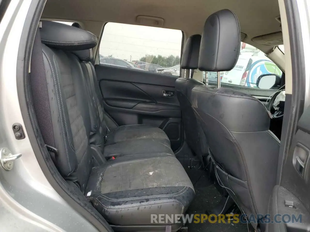 11 fotografías del automóvil dañado JA4AD3A33KZ049740 MITSUBISHI OUTLANDER 2019
