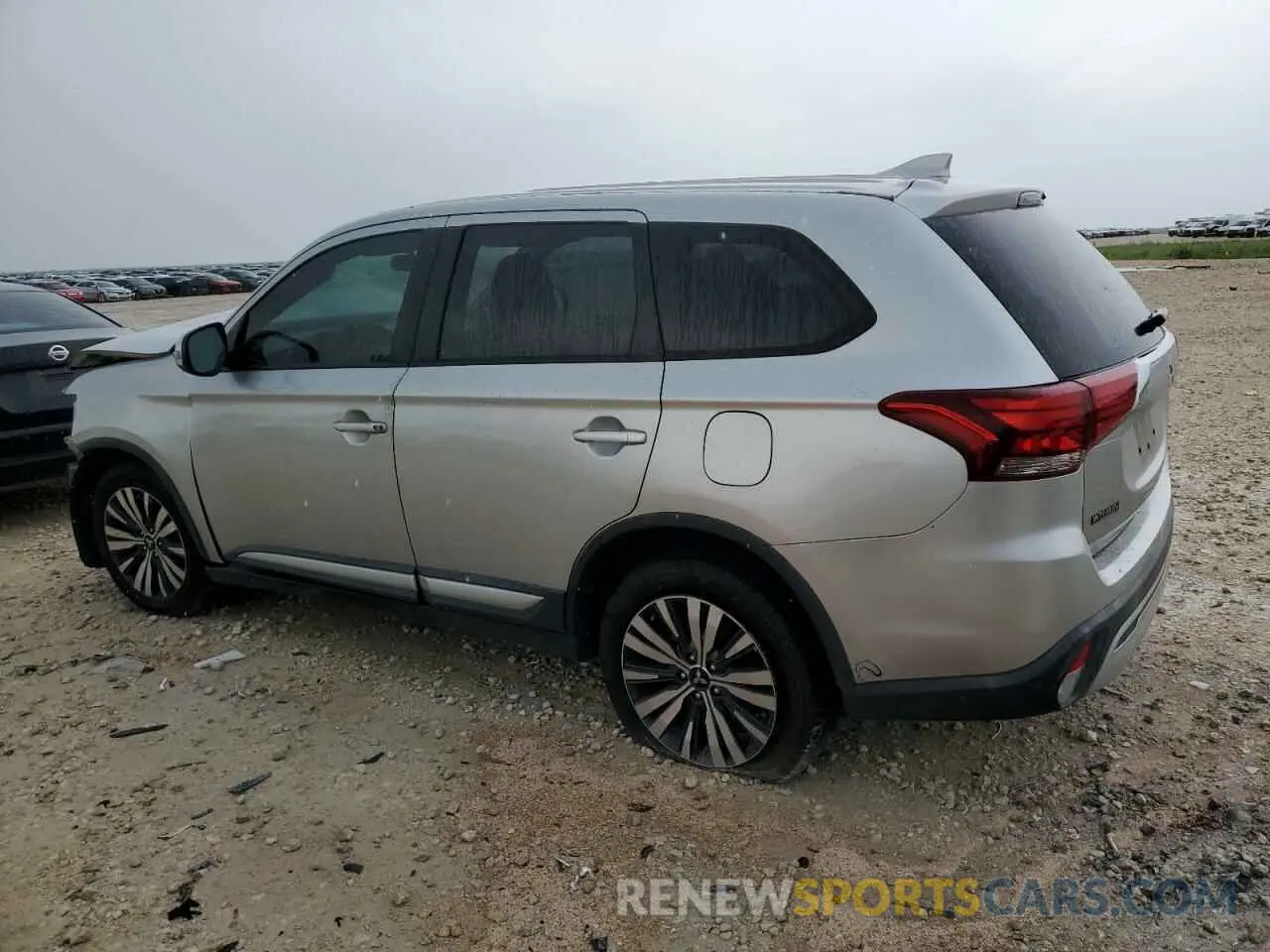 2 fotografías del automóvil dañado JA4AD3A33KZ049740 MITSUBISHI OUTLANDER 2019
